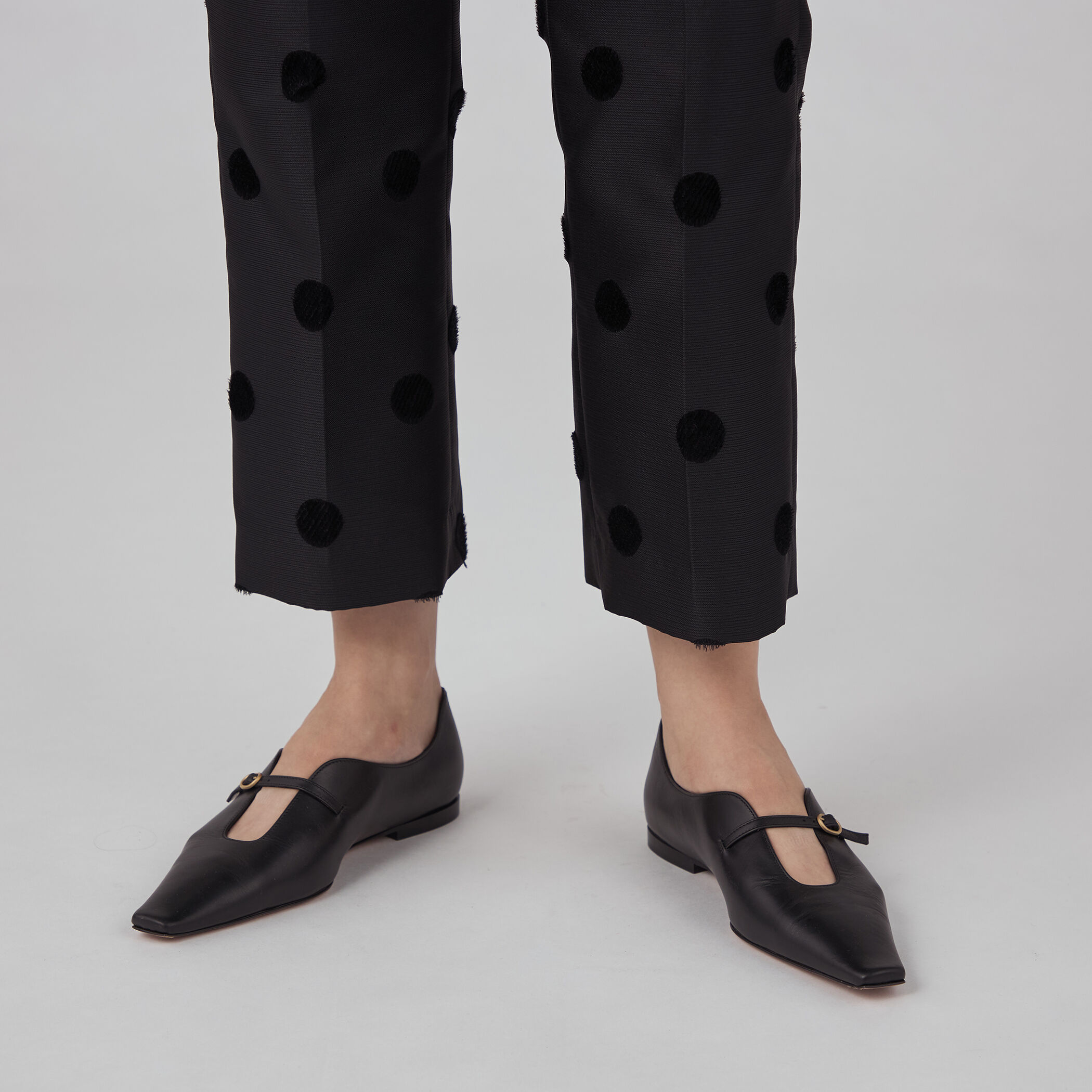 モールドット スリムパンツ｜トゥモローランド 公式通販