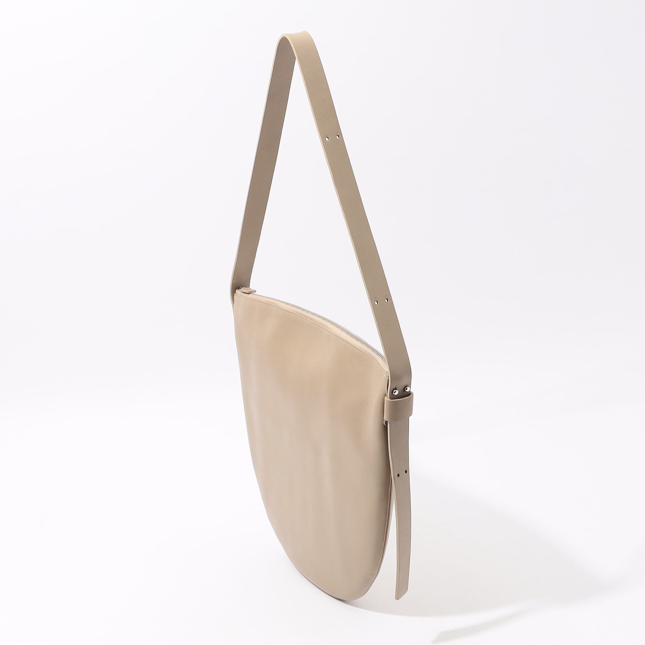 Bucket Baggage ORANGE PIECE L ショルダーバッグ｜トゥモローランド 公式通販
