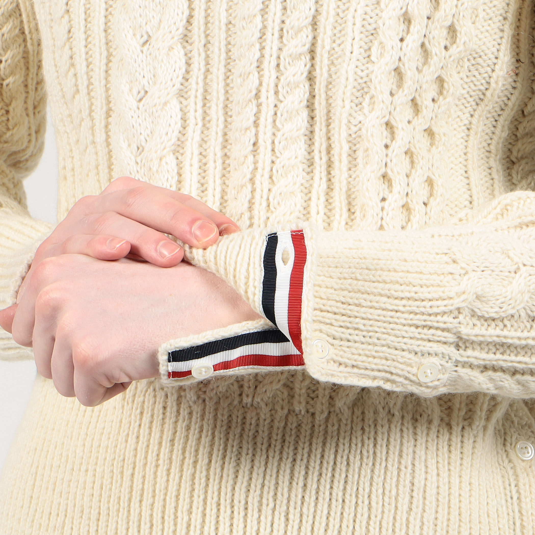 ○THOM BROWNE ARAN CABLE STITCH PULLOVER｜トゥモローランド