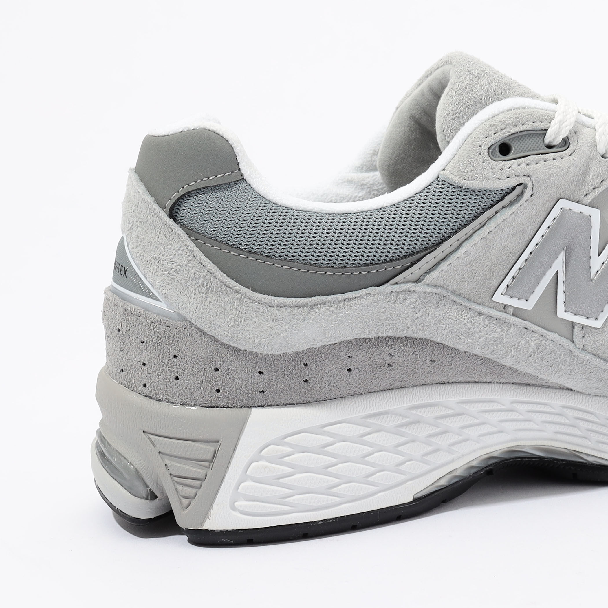 New Balance 2002GTX スニーカー｜トゥモローランド 公式通販