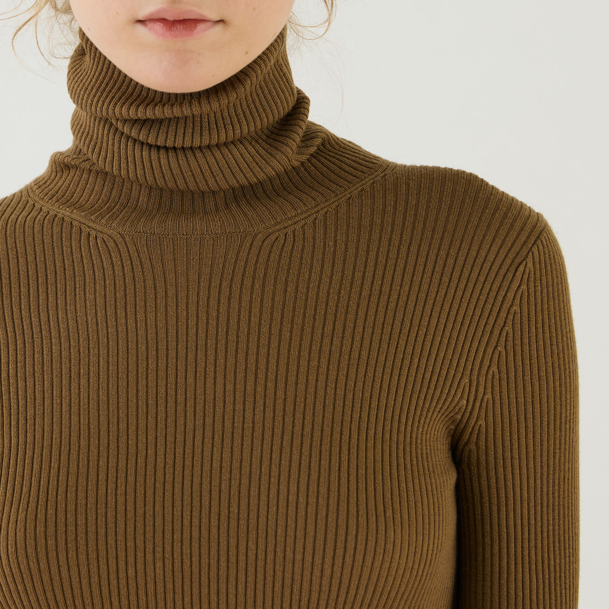 プルミエールウールリブ タートルネックプルオーバー