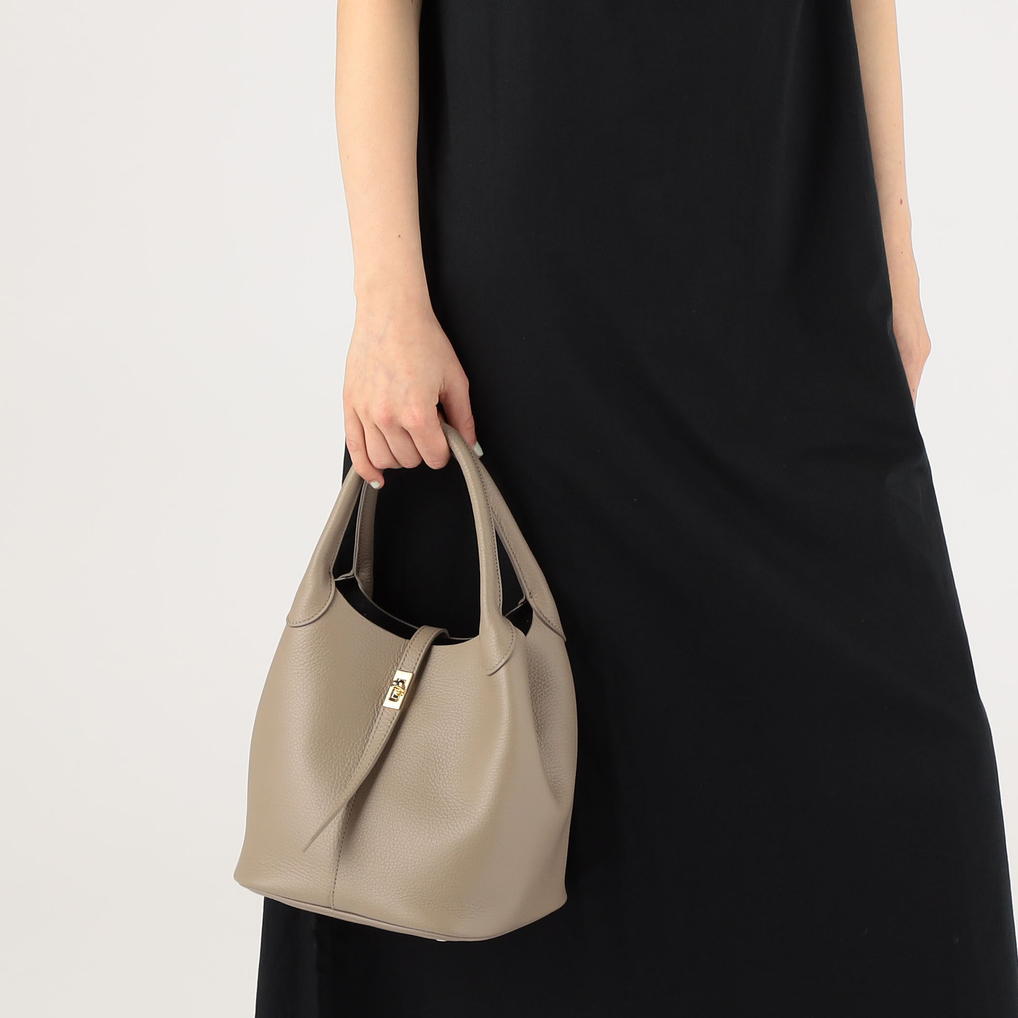 VIOLAd'ORO TRERO ベルト付き ハンドバッグ｜トゥモローランド