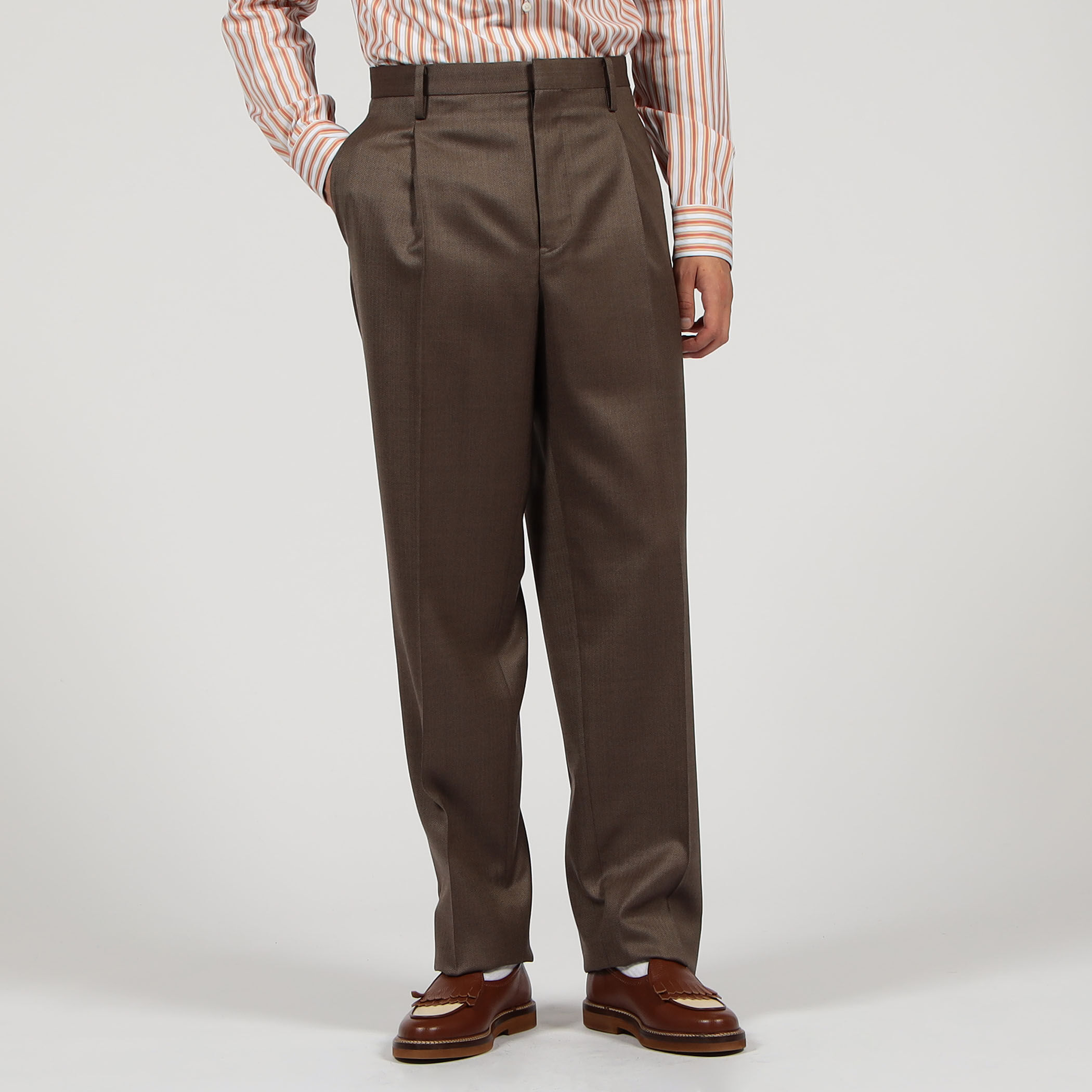 美品4.2万 ピーティートリノ ヘリンボーン黒ワンプリーツ44イージースラックス PT TORINO ピーティートリノ / SOFT FIT 麻混 スラックス