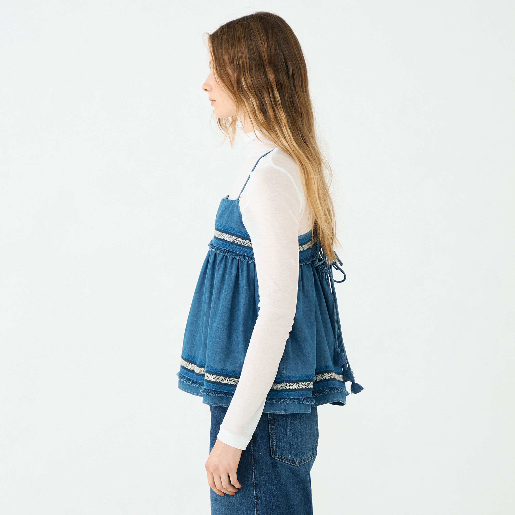 d.i.a. スタッズ付き青キャミソール ラインエンブロイダリー ペプラムキャミソール｜トゥモローランド 公式通販