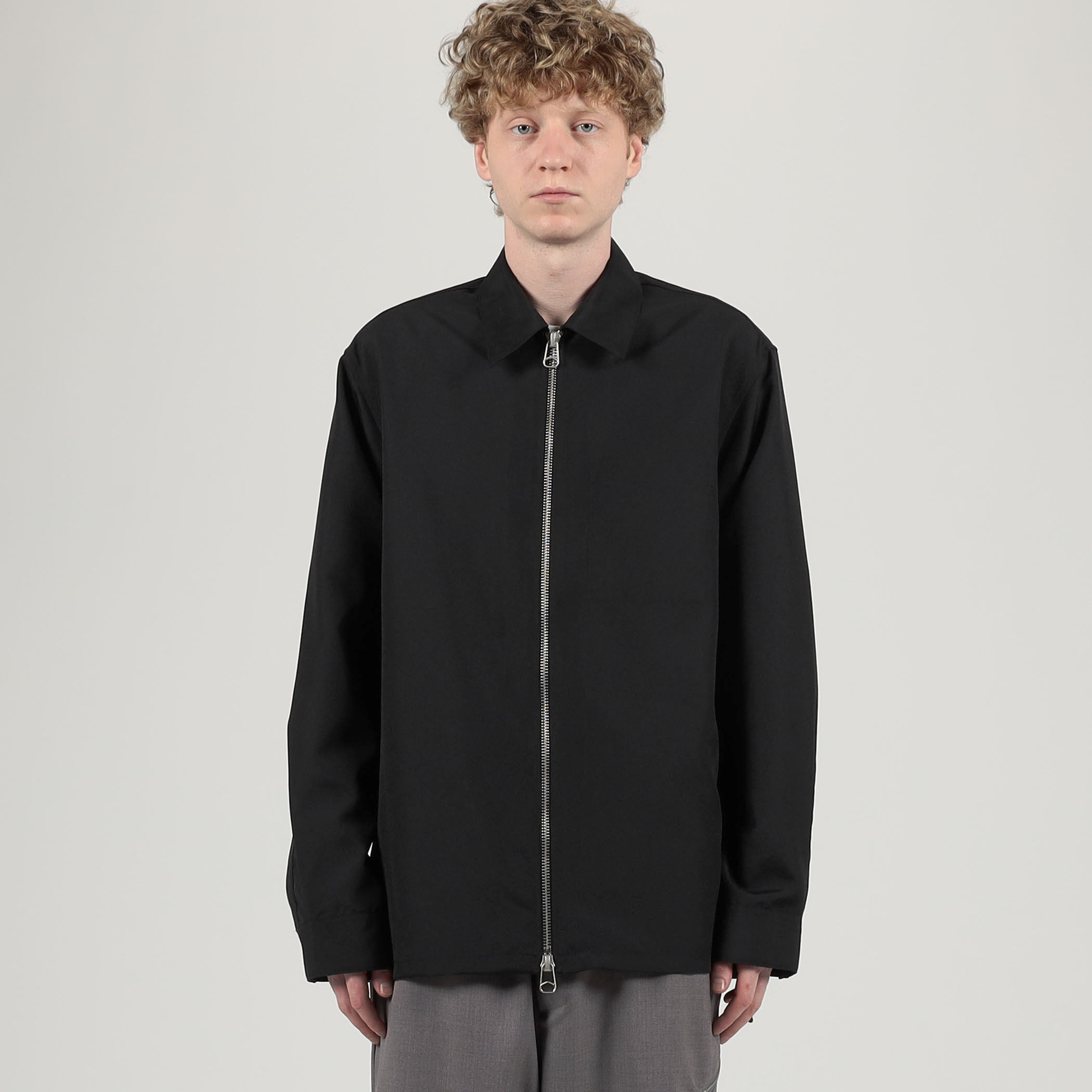 新品未使用　oamc peacemaker テック　オーバーシャツ　ブルゾン　S OAMC PEACEMAKER TECH OVERSHIRT XS - メルカリ