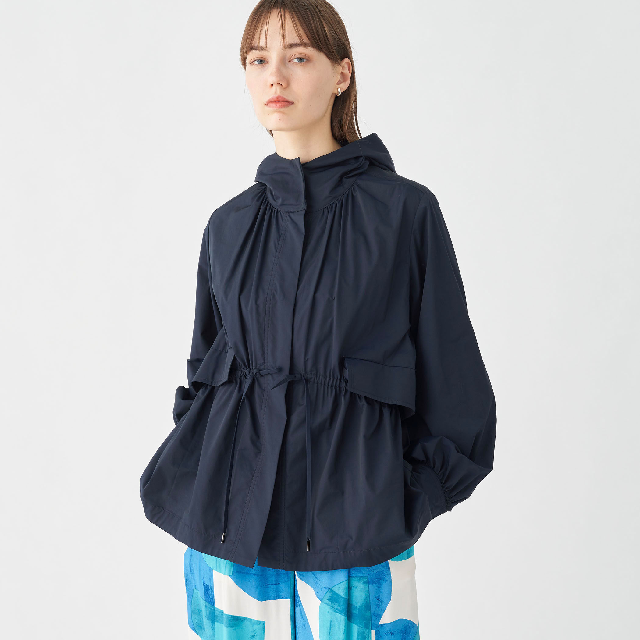 ライトタフタ フーデットショートコート｜トゥモローランド 公式通販