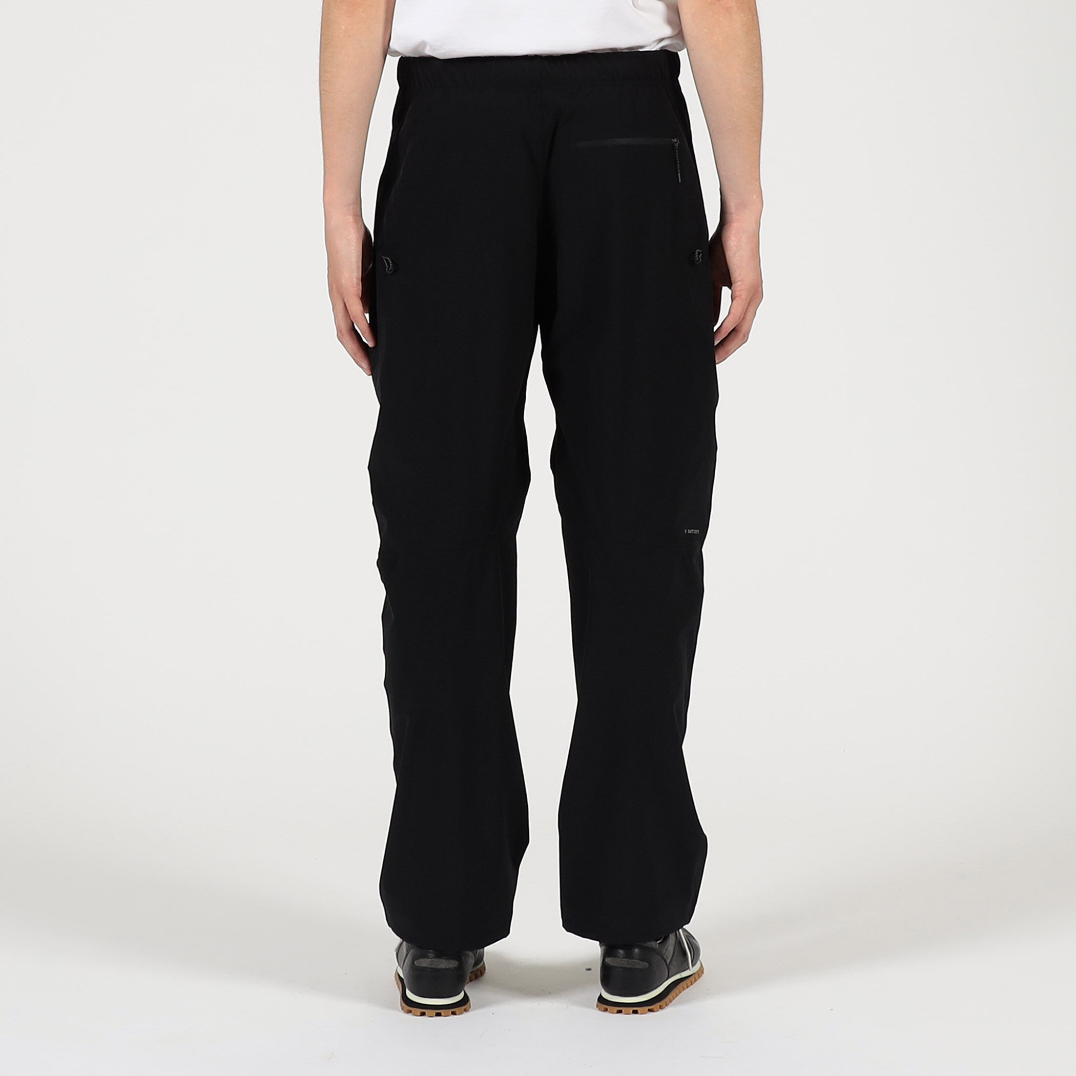 SATISFY PeaceShell Tech Pants｜トゥモローランド 公式通販