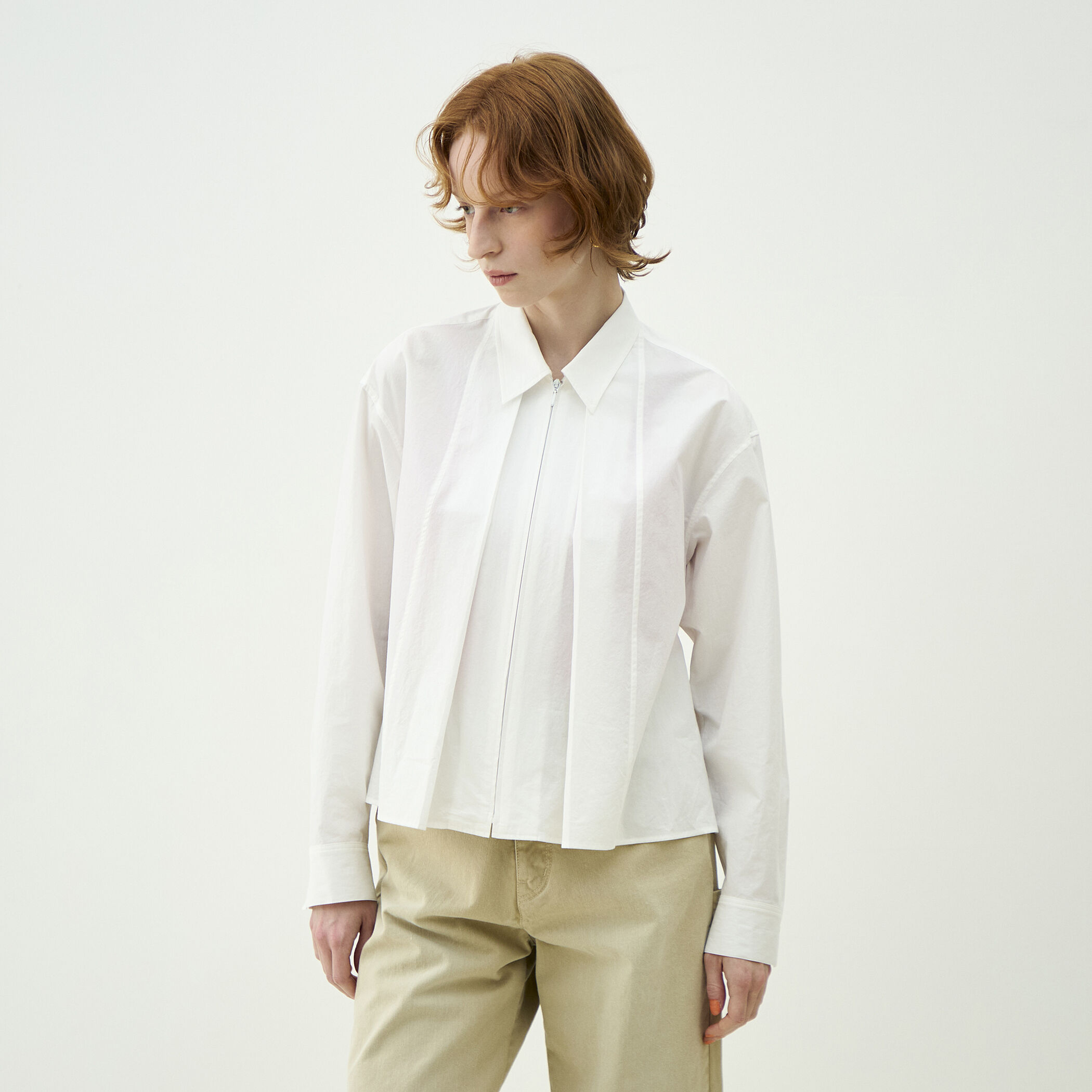 美品 トゥモローランド MACPHEE ライトオンスデニムクロップドシャツ 白 コットンタイプライター ジップブラウス｜トゥモローランド 公式サイト