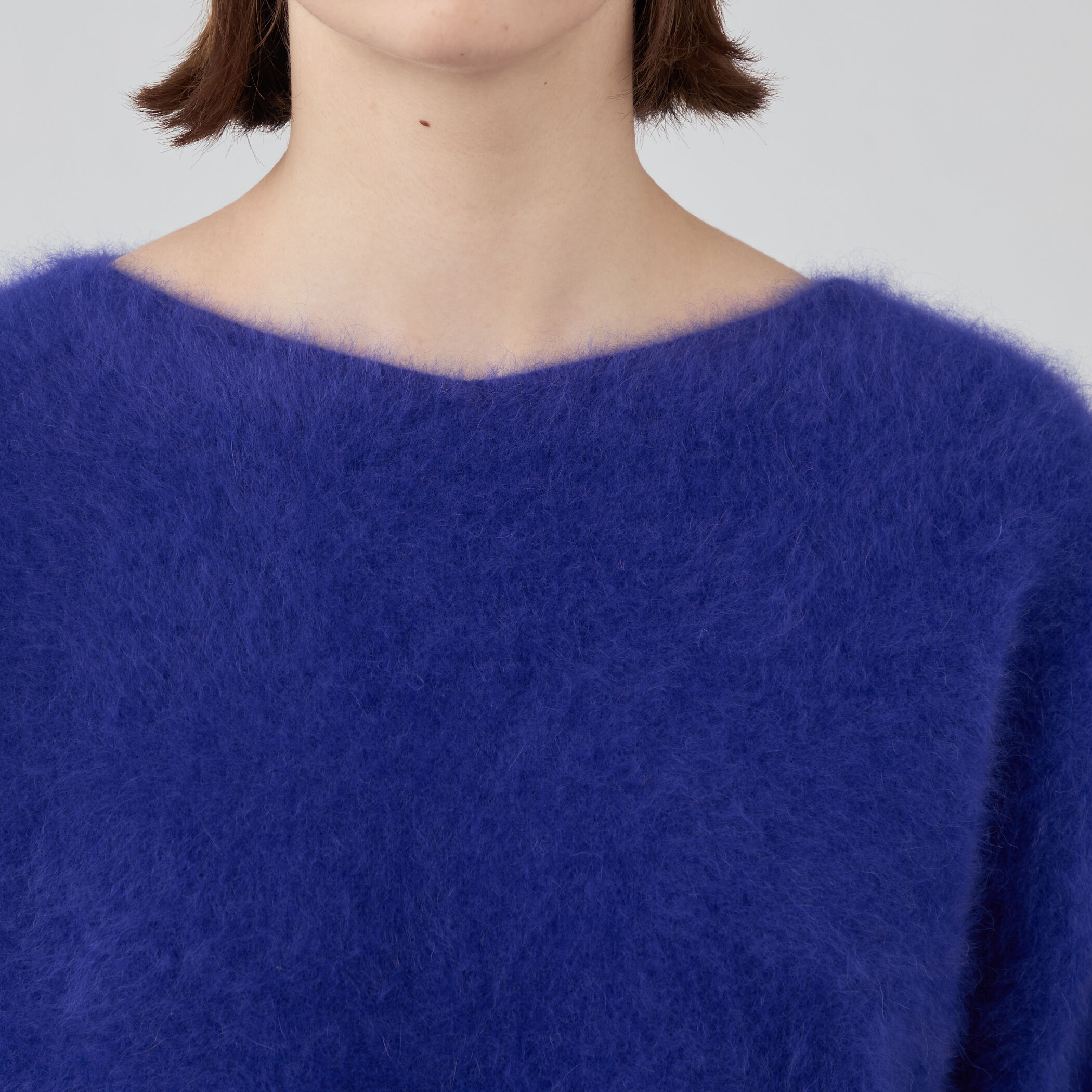 フラッフィーヤーン Vネックプルオーバー｜トゥモローランド 公式通販