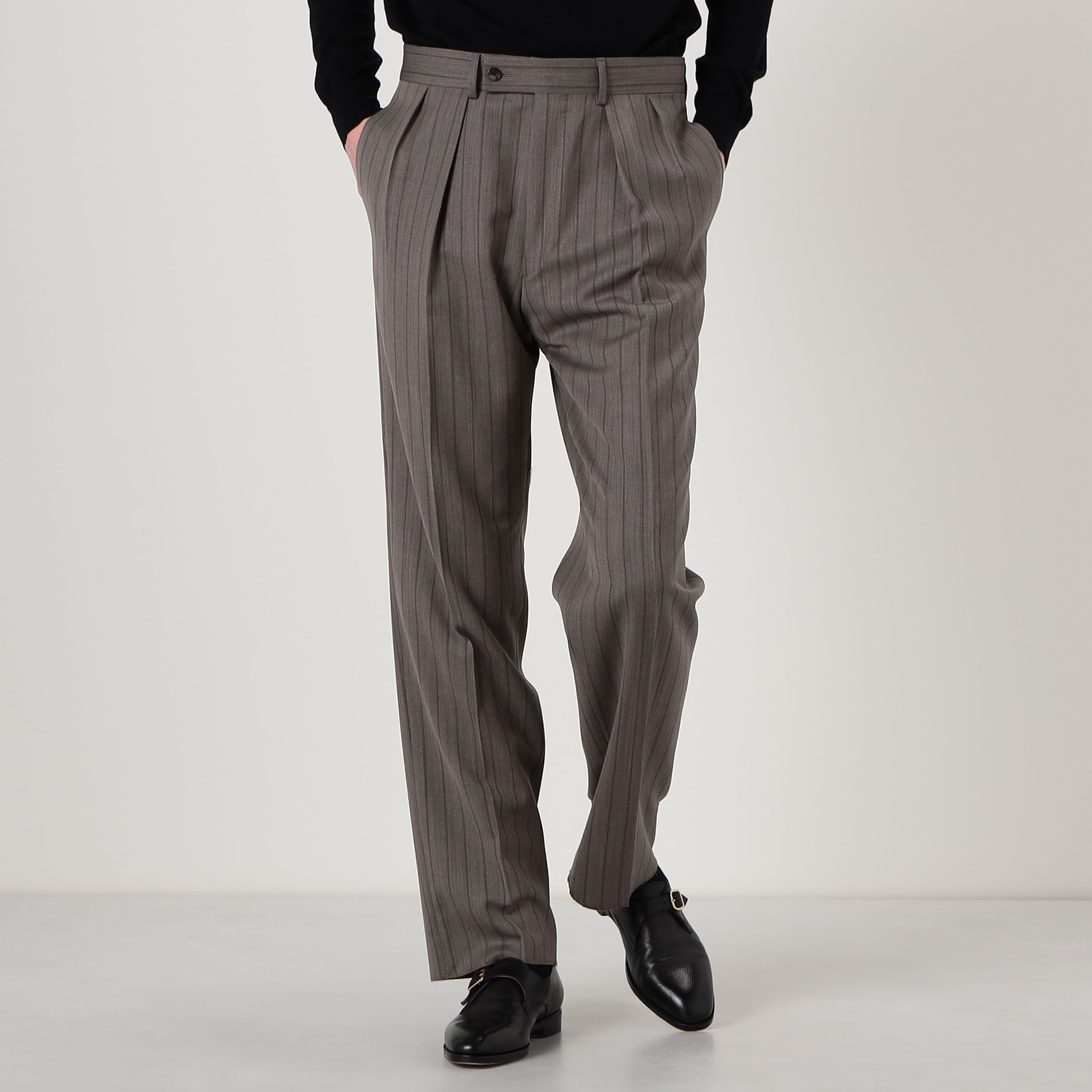 CARUSO ウール ストライプ 2プリーツスラックス｜トゥモローランド