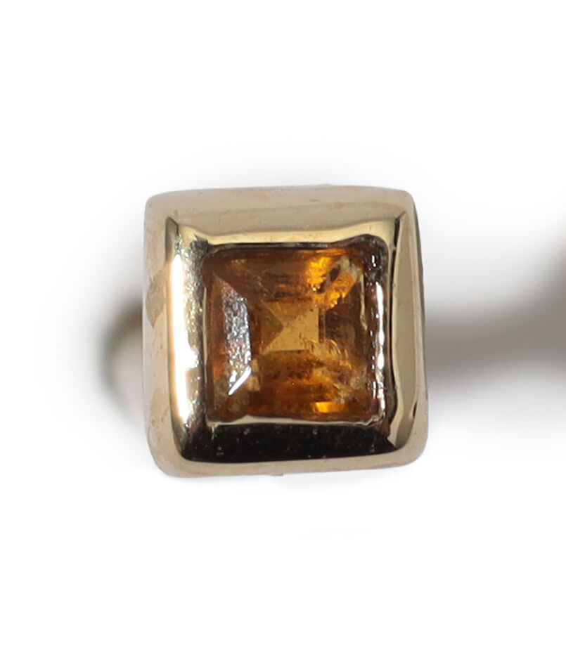 Metier Mini Bezel Set Princess Gemstone Studs 片耳ピアス