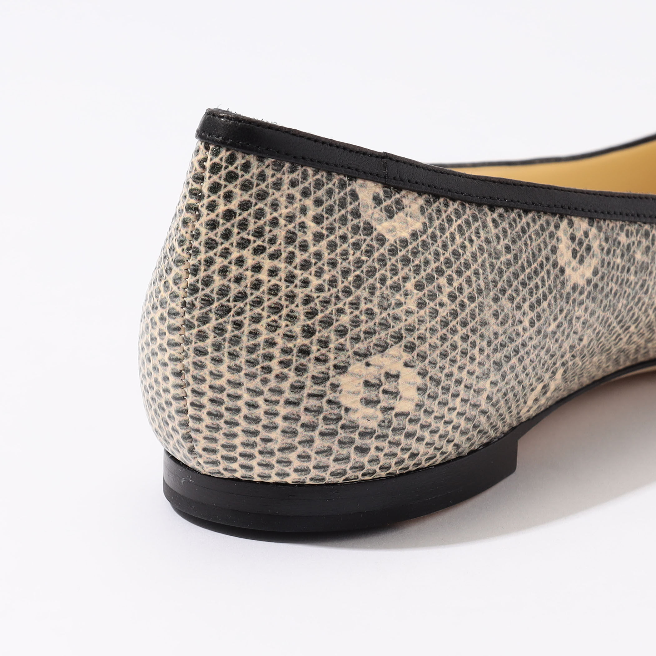 MANOLO BLAHNIK VERALLIM フラットバレエシューズ｜トゥモローランド