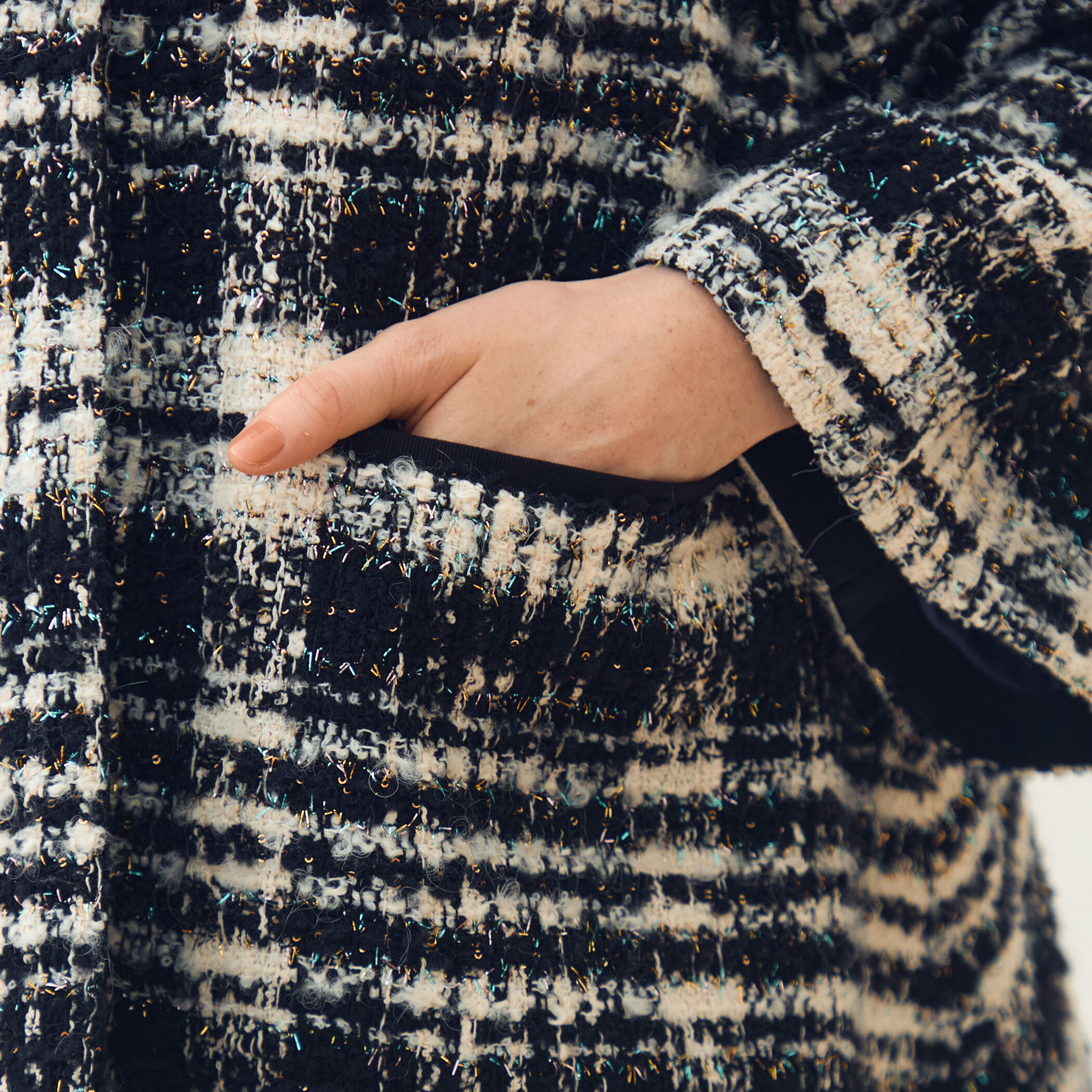 トゥモローランド 美品 オーロラペーンチェックファーコンビジレ 黒 オーロラペーンチェック ファーコンビジレ｜トゥモローランド 公式通販