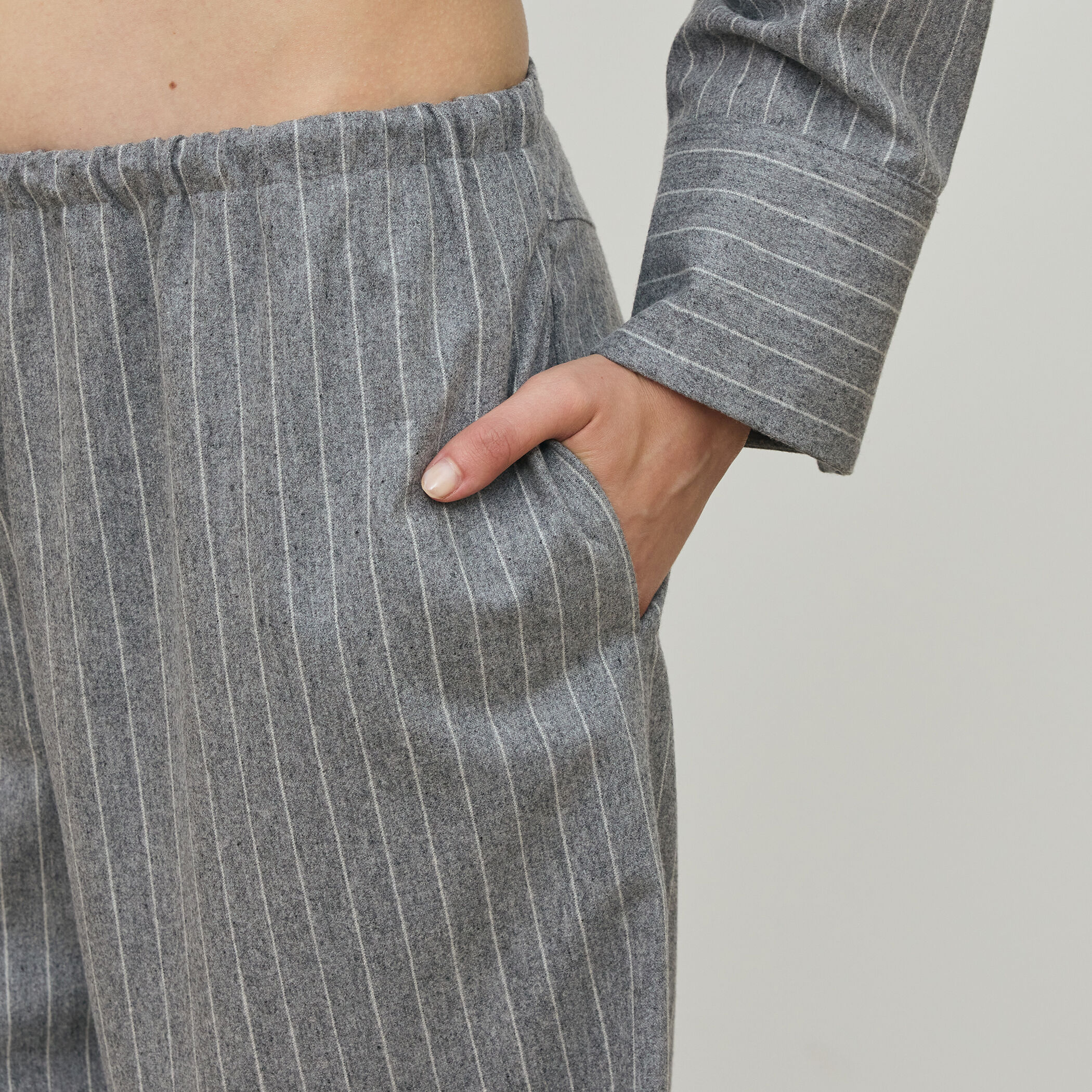 ウールポプリンメルトン ドロストパンツ｜トゥモローランド 公式通販