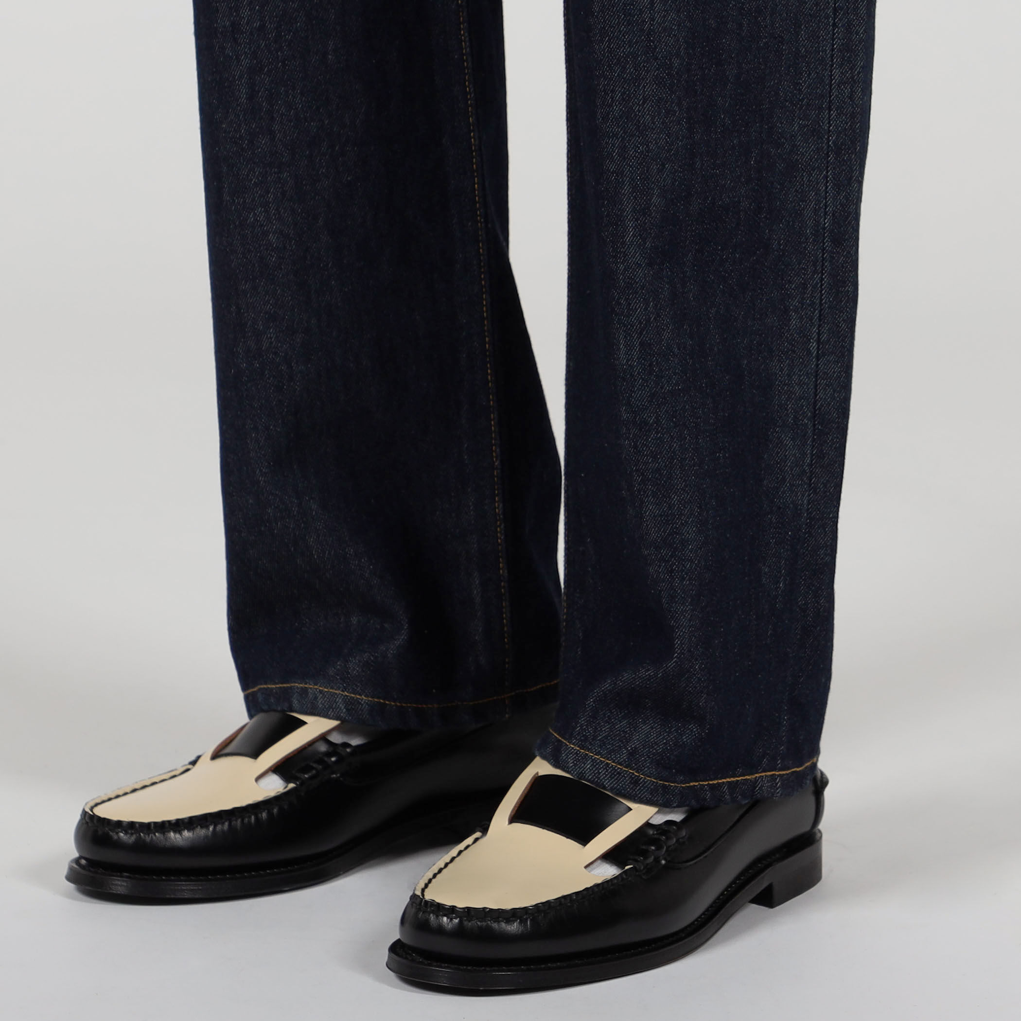 別注】Lee コットンインディゴ デニムパンツ｜トゥモローランド 公式通販