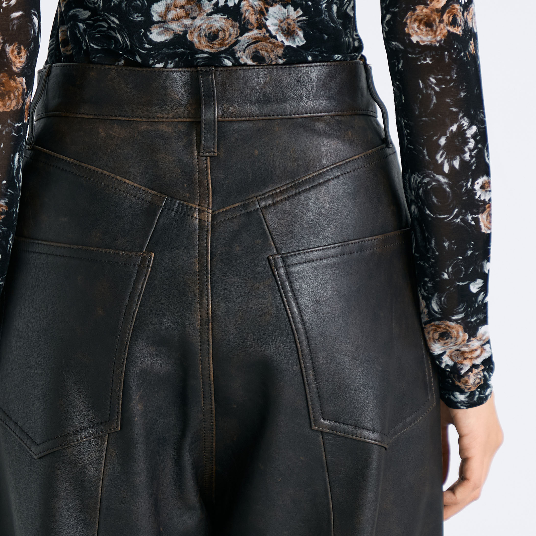 クラッシュレザーパンツ｜トゥモローランド 公式通販