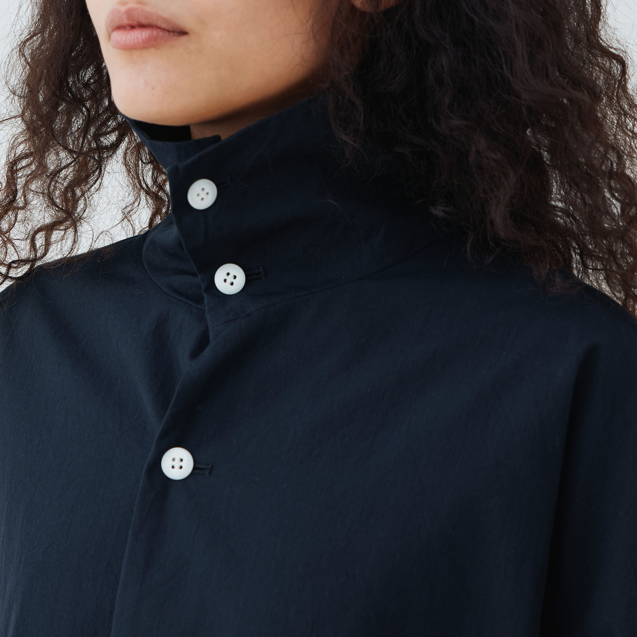 パラシュートクロス スタンドカラーオーバーコート｜トゥモローランド