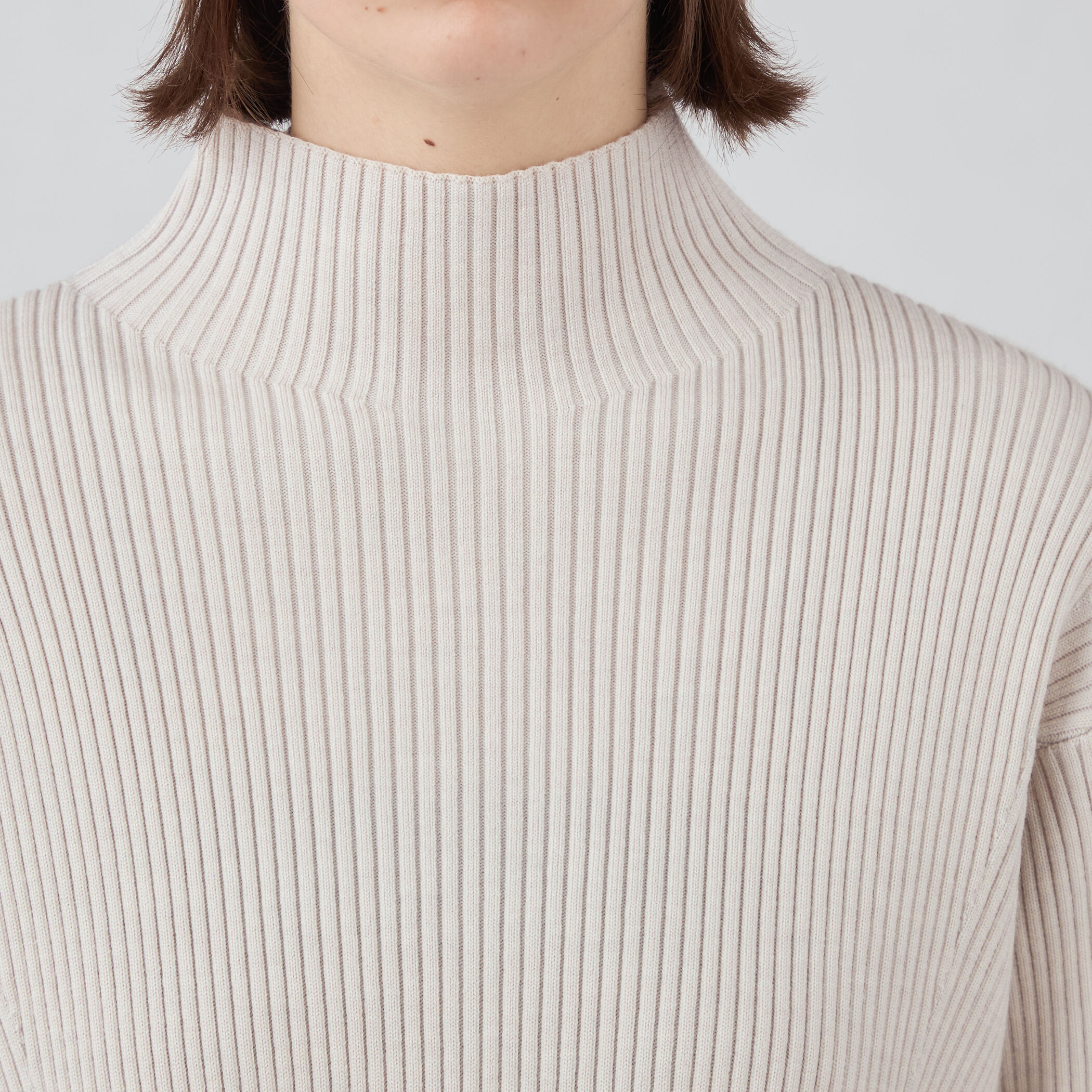 ウールポリエステルストレッチリブ ハイネックプルオーバー