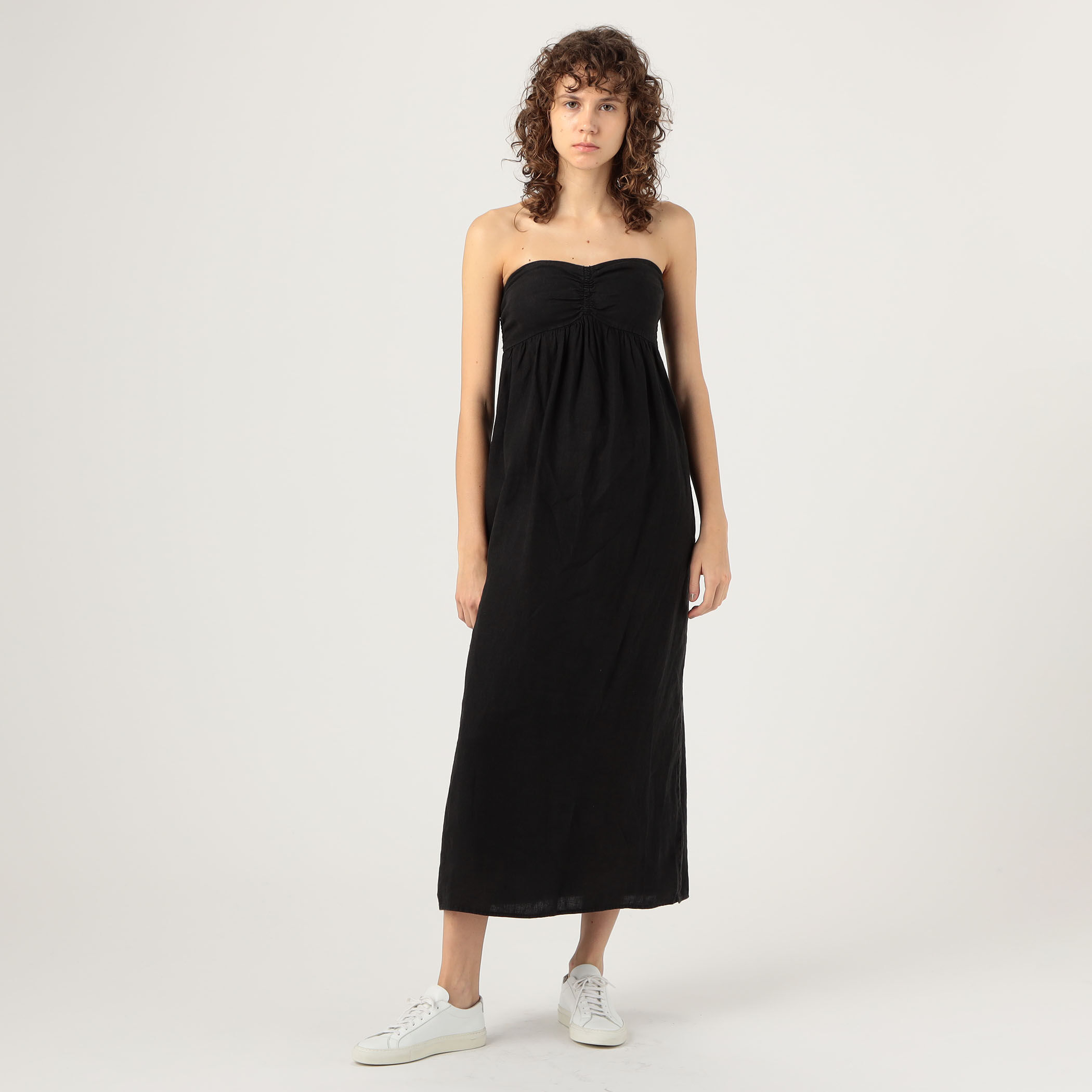 リネン ギャザーチューブトップワンピース WKO6802｜トゥモローランド