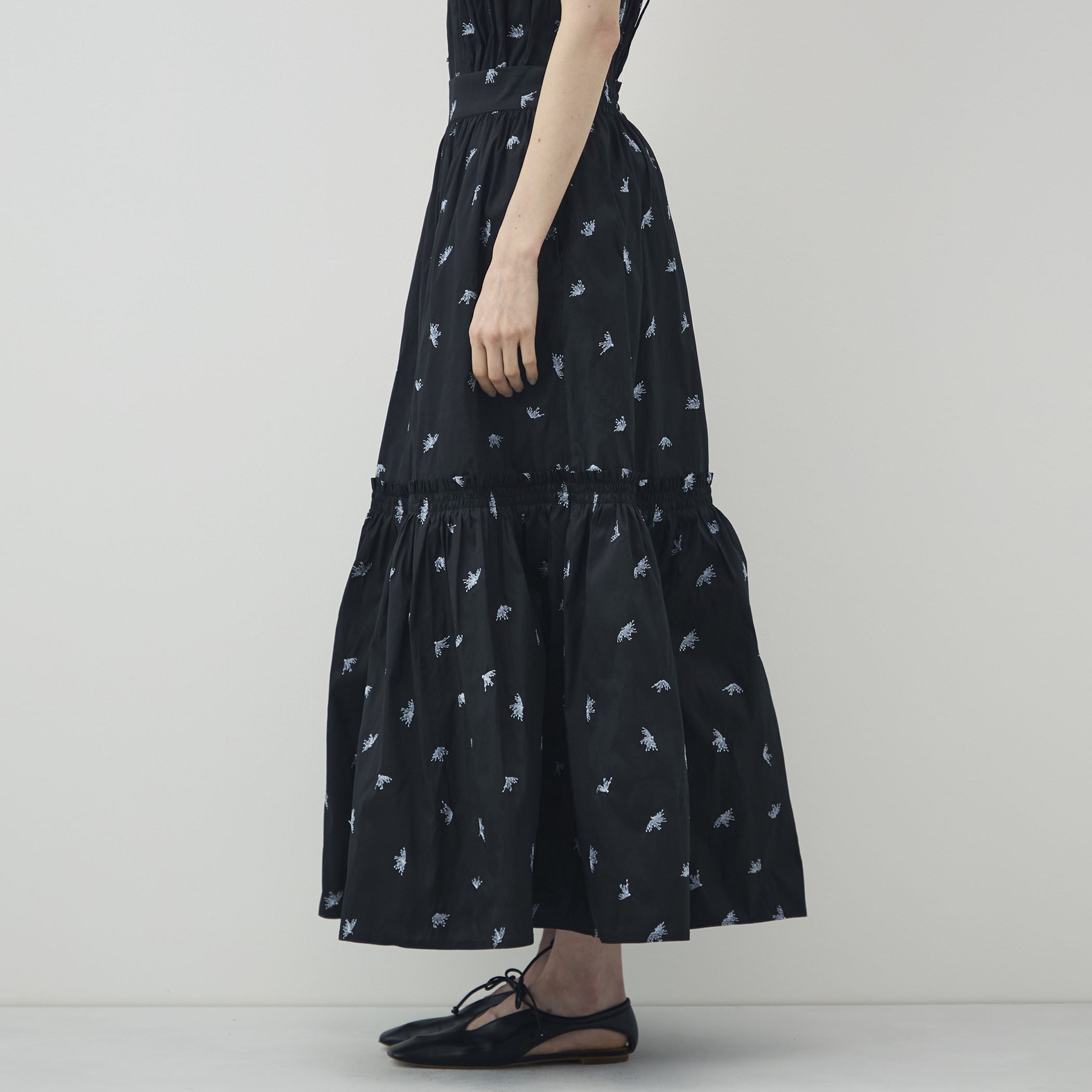 ne Quittez pasのロングスカート 別注】NE QUITTEZ PAS BLACK ロングスカート｜トゥモローランド 公式サイト