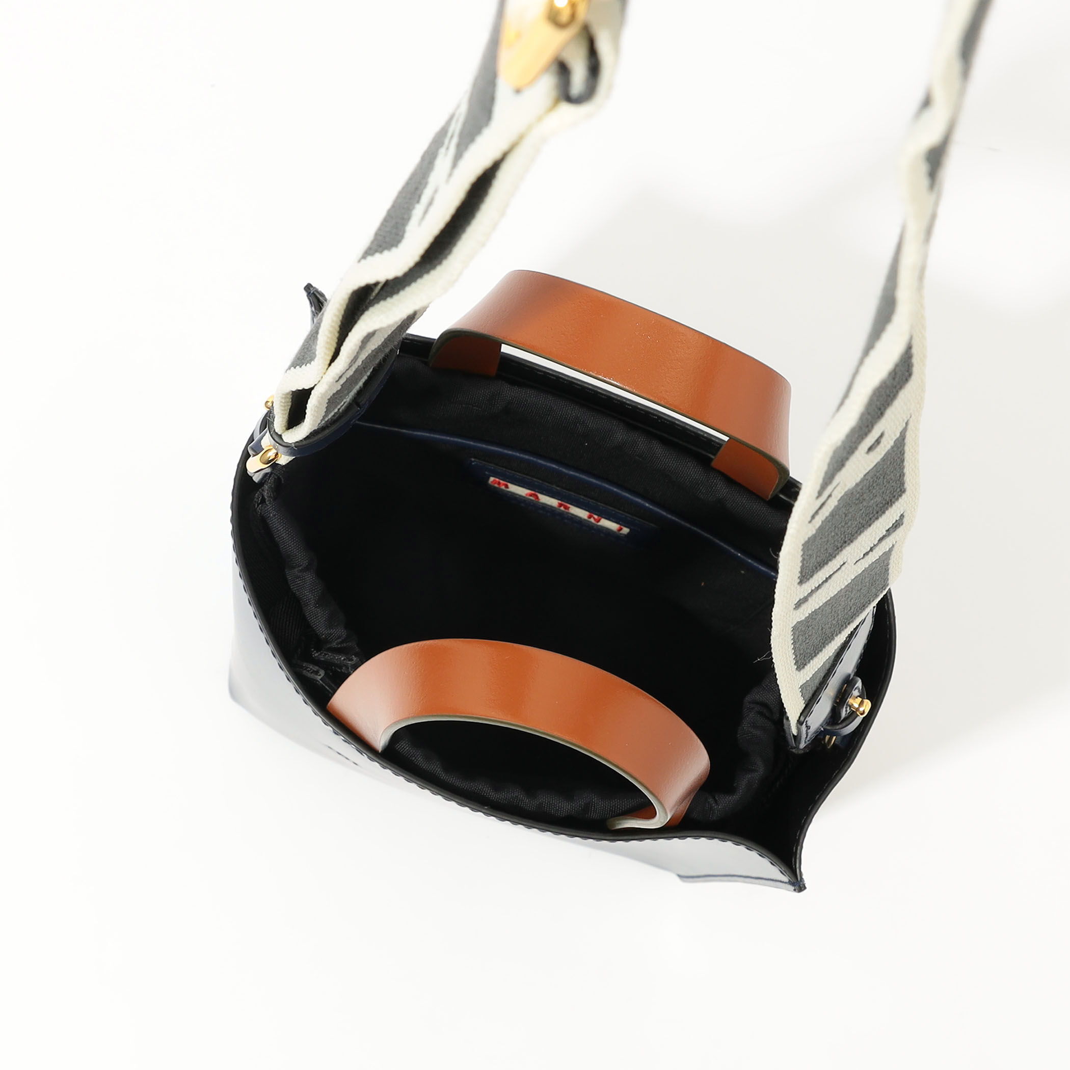 新品未使用　MARNI ショルダーバッグ　トートバッグ　Museo ムゼオ MARNI（マルニ） トートバッグ MUSEO MINI ミュゼオ ミニ SHMP0039U1