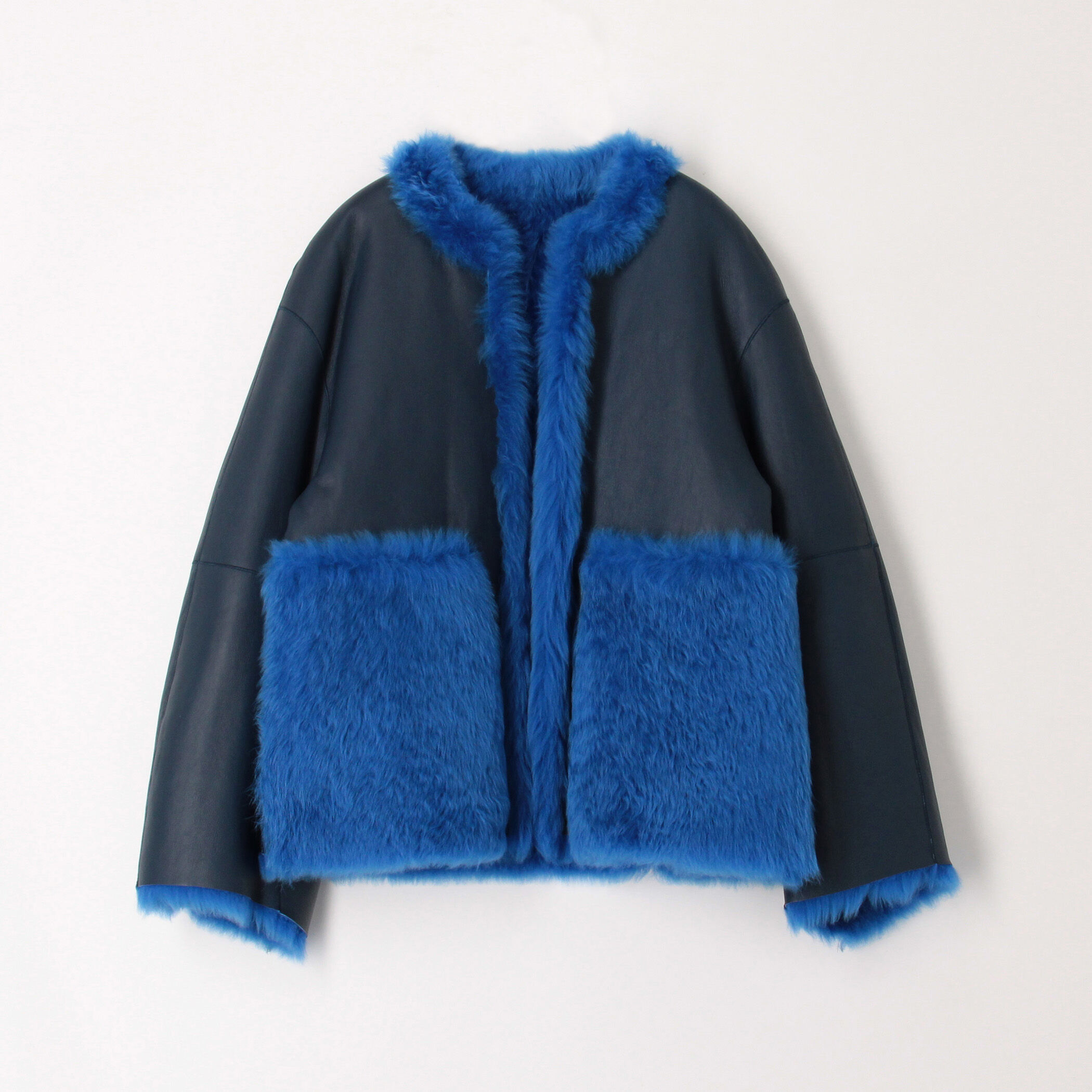 リバーシブルムートンブルゾン｜トゥモローランド 公式通販