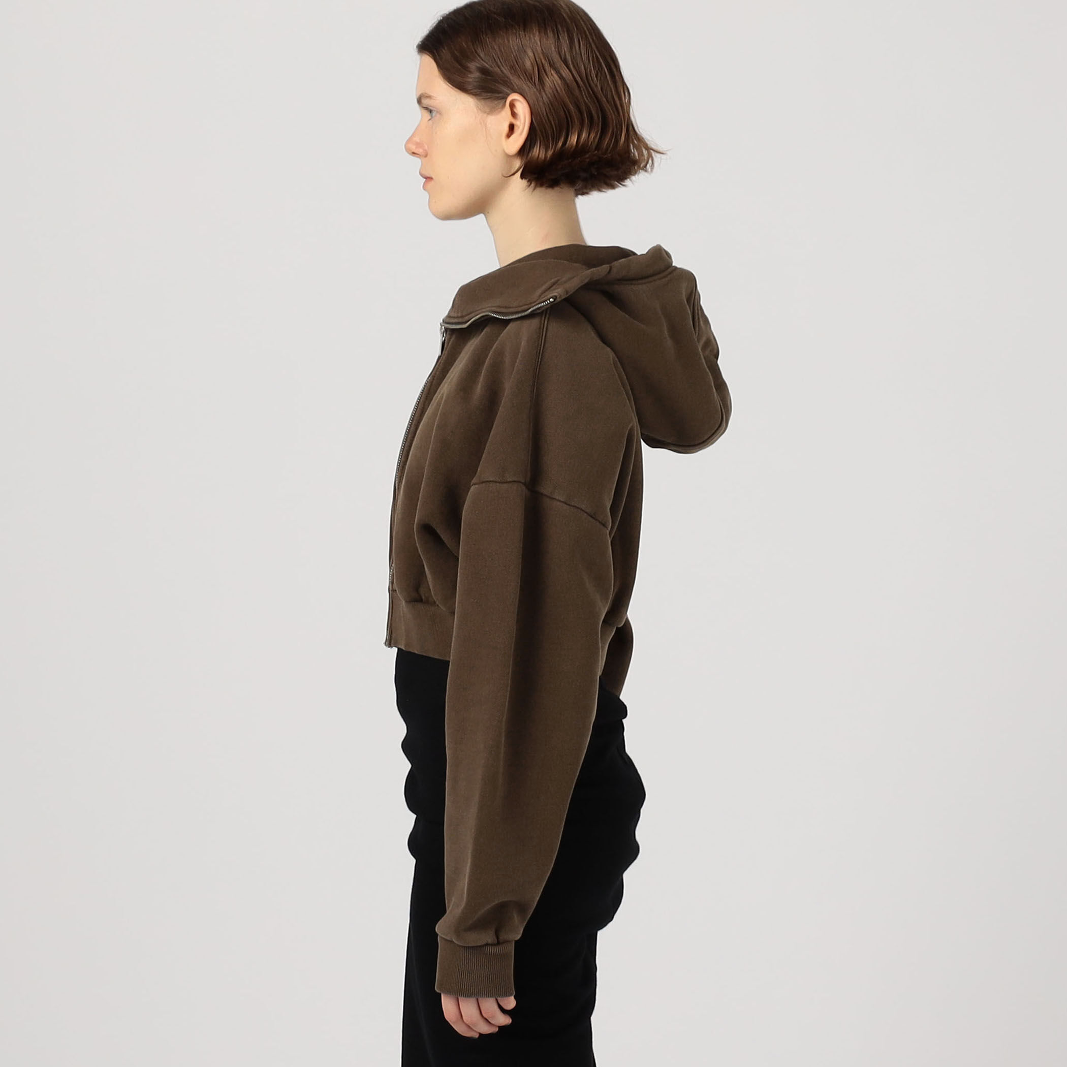 □entire studios CROPPED FULL ZIP フーディー｜トゥモローランド