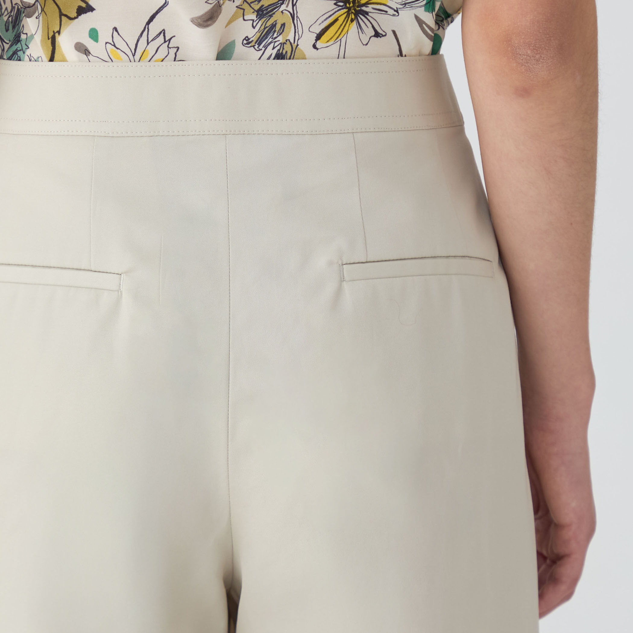 コットンギャバジン タックワイドパンツ｜トゥモローランド 公式通販