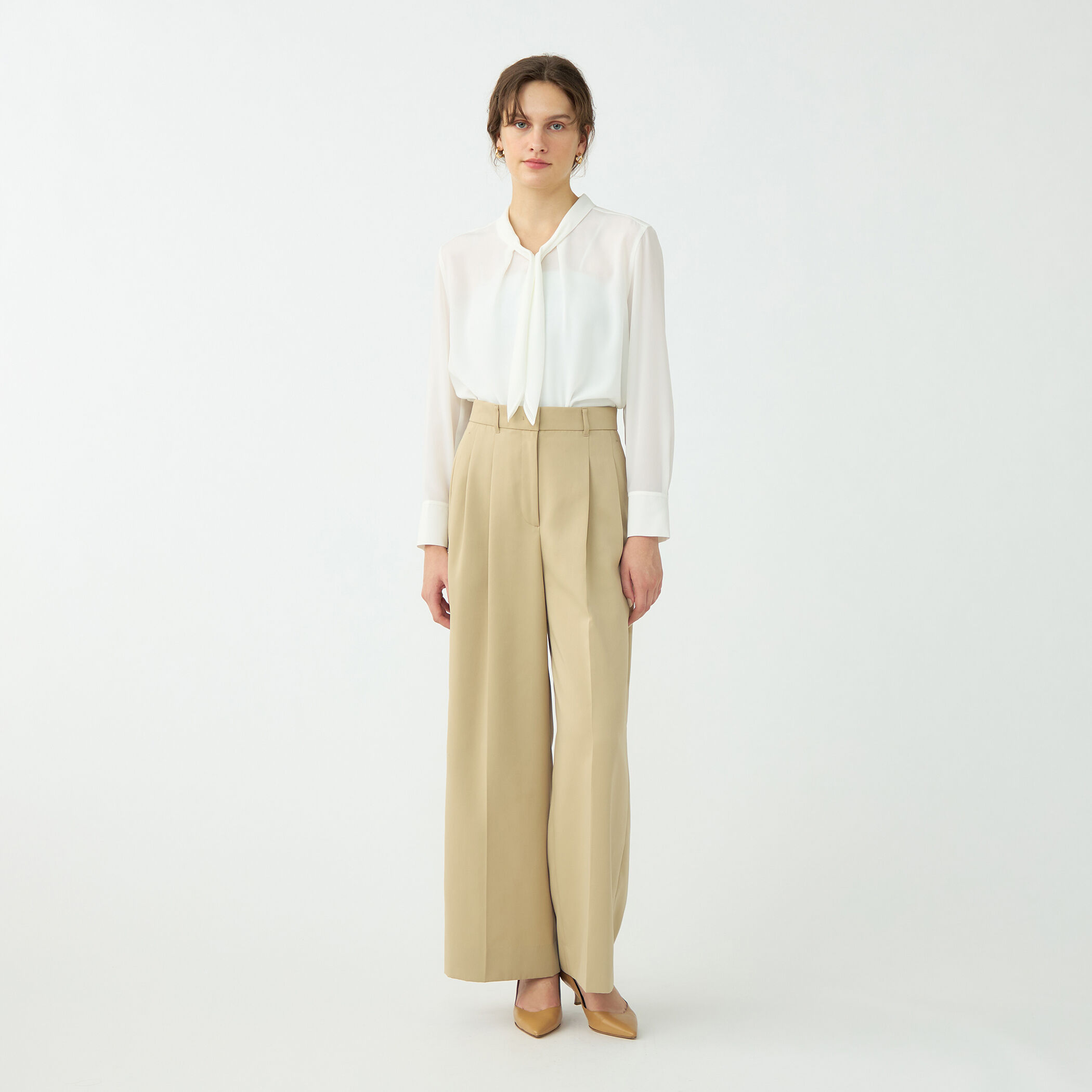 コットンライクサテン 2タックワイドパンツ｜トゥモローランド 公式通販