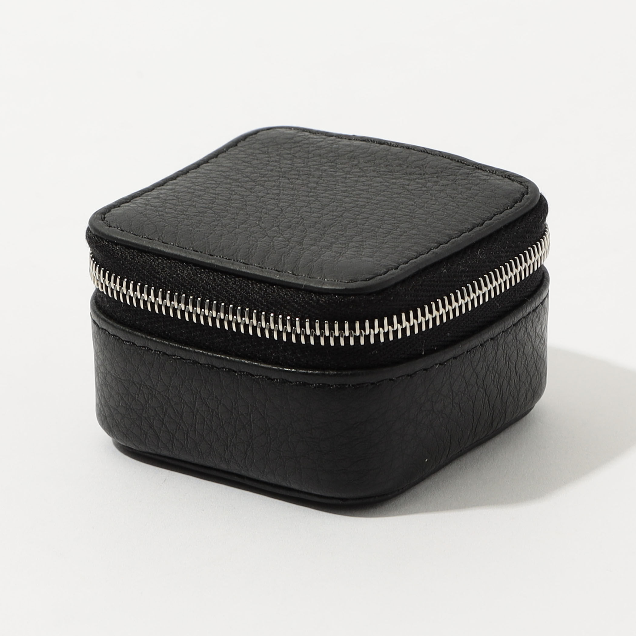 Aeta SMALL CONTAINER D ポーチ　レッド Aeta SMALL CONTAINER A スモールコンテナ｜トゥモローランド 公式サイト