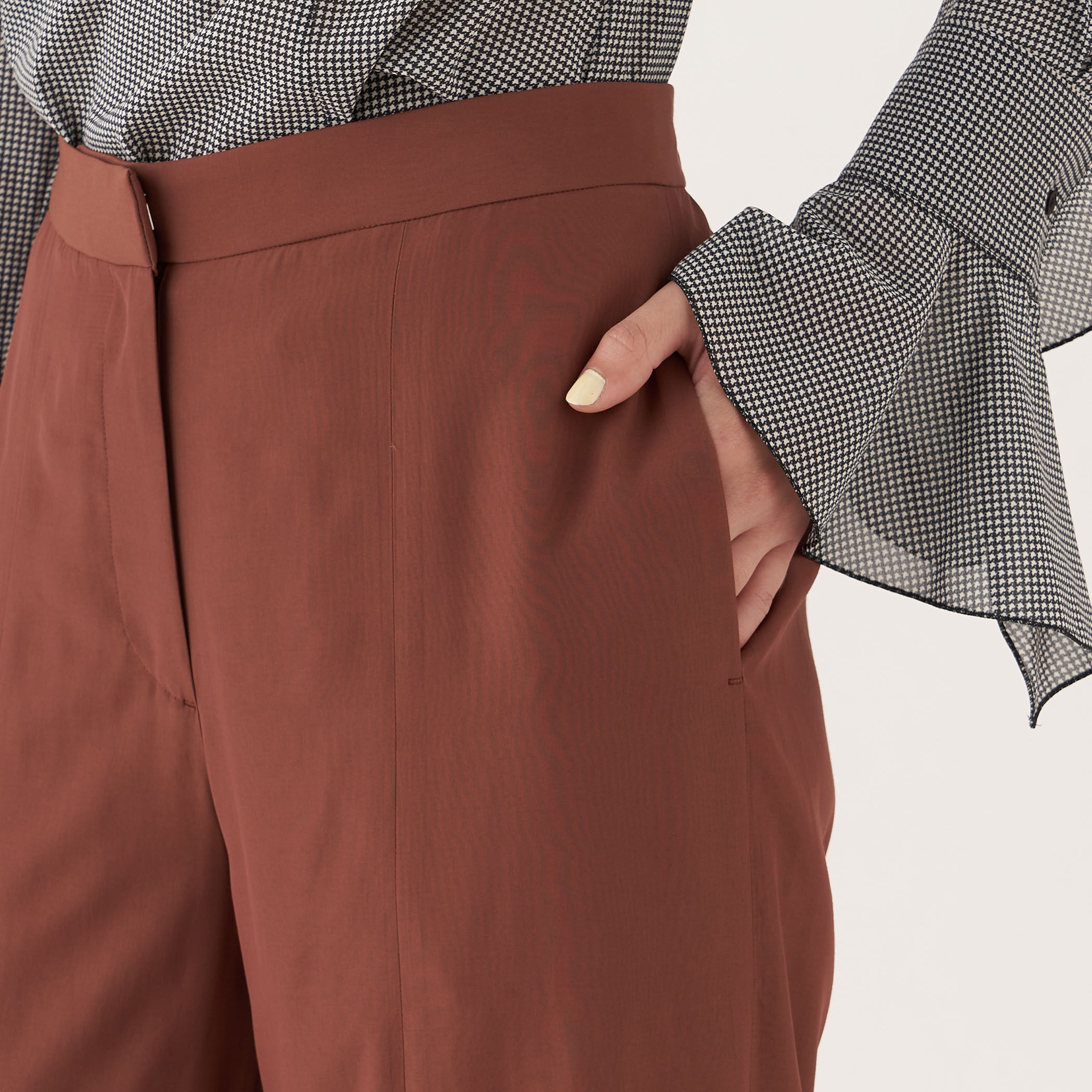 ドライポプリン ストレートパンツ｜トゥモローランド 公式通販