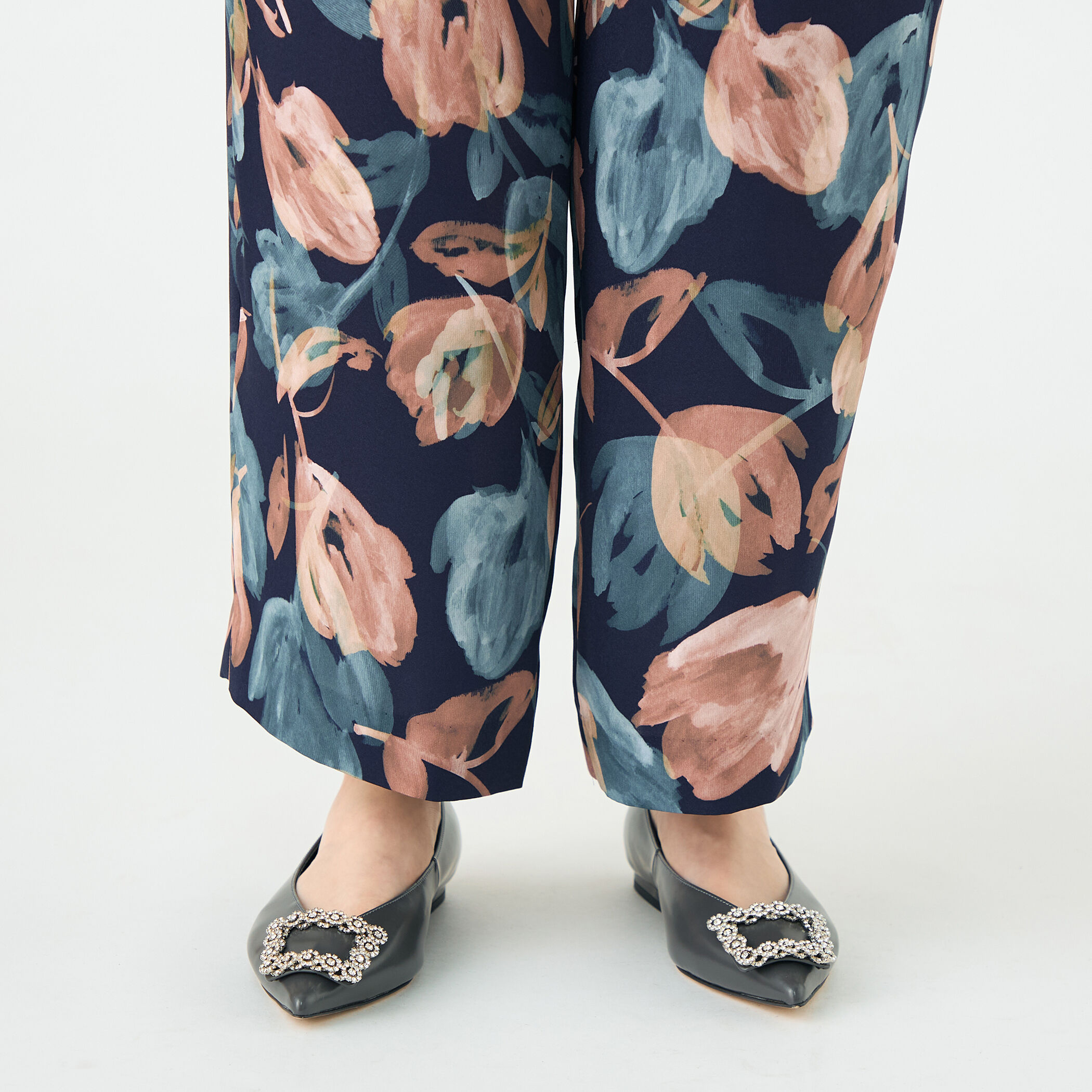 ミラージュ出品ページ ミラージュフルールプリント セミバナナパンツ