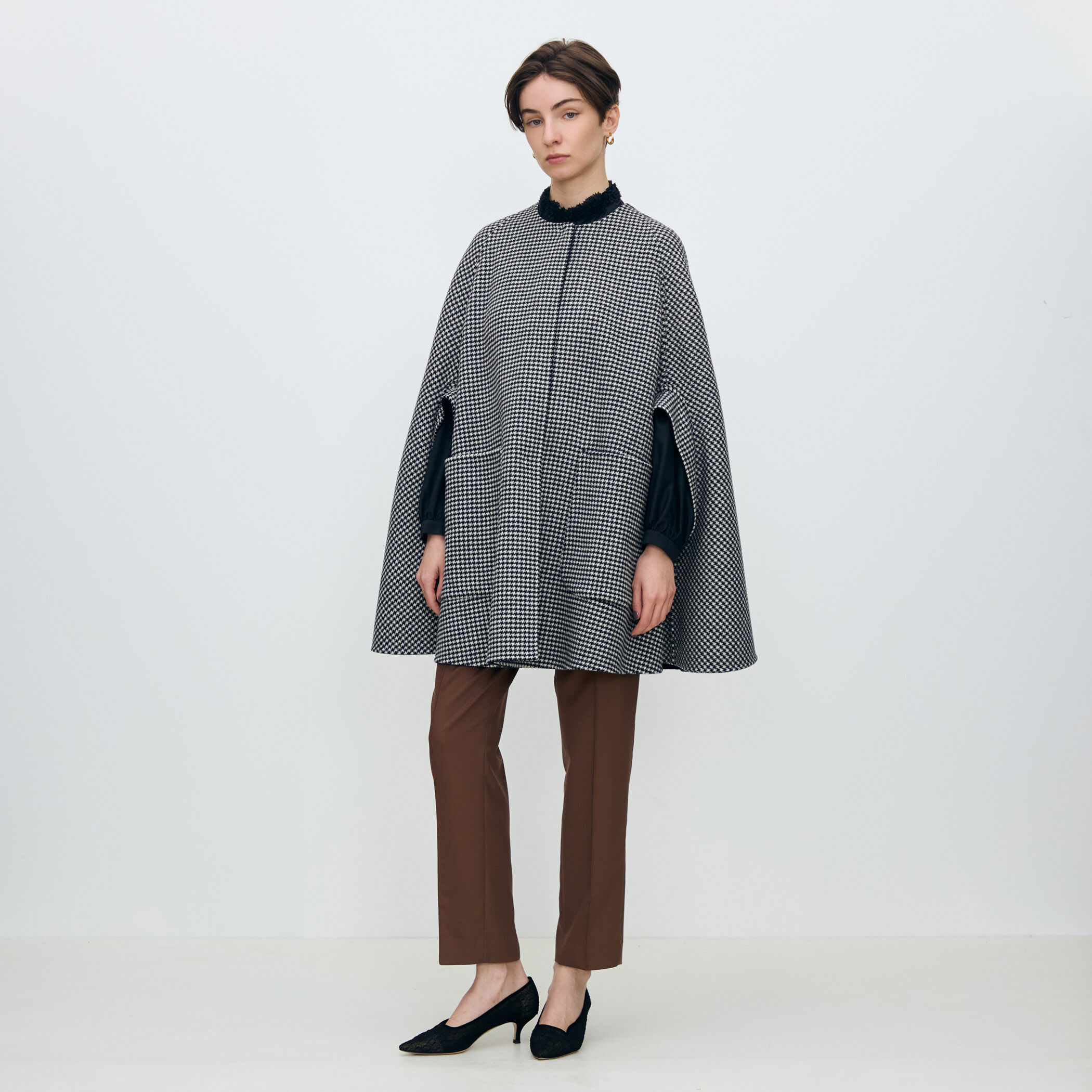 スーパーダブルフェイス リバーシブルマントコート｜トゥモローランド