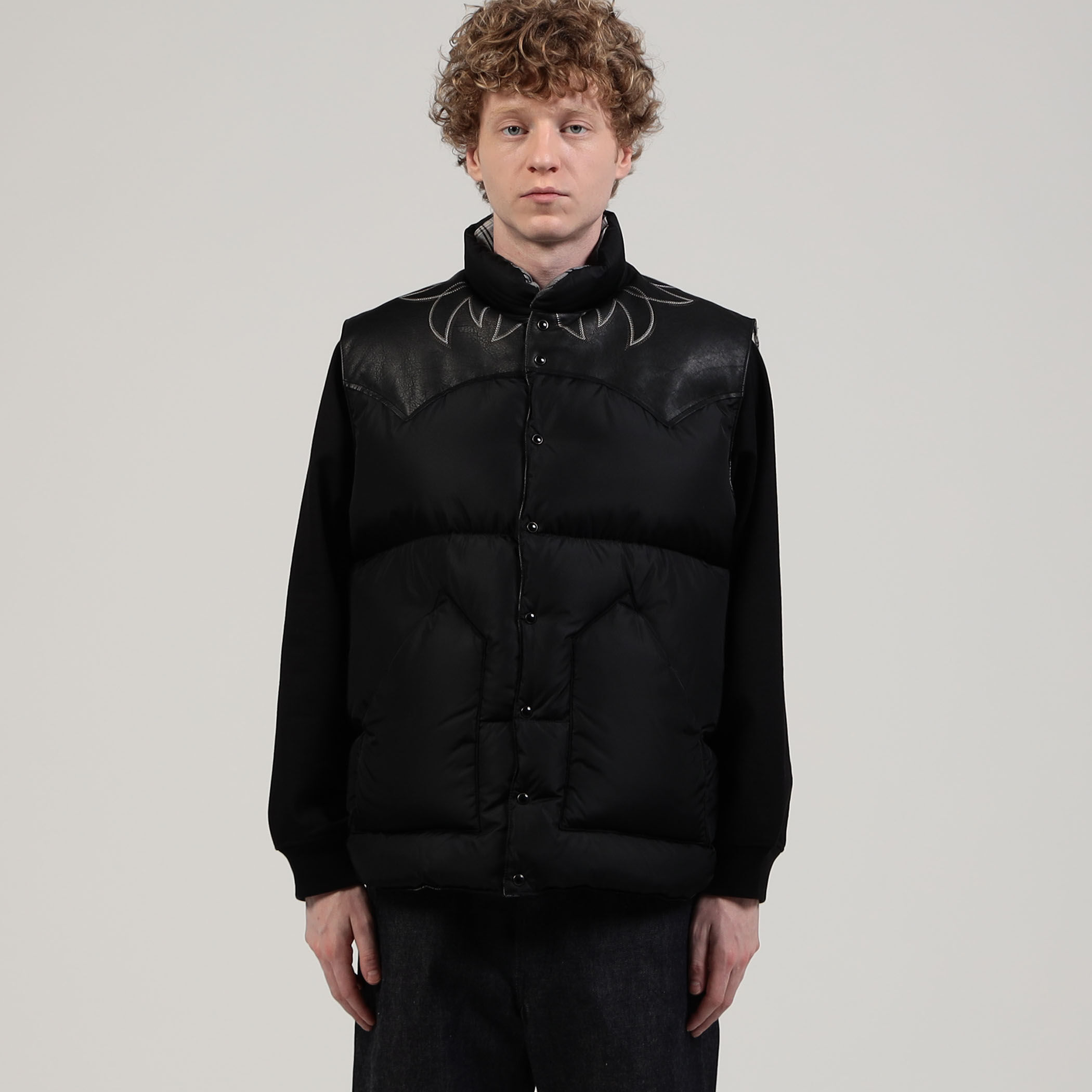 rafu ダウンベスト Rafu DOWN VEST W/EMB'D｜トゥモローランド 公式通販