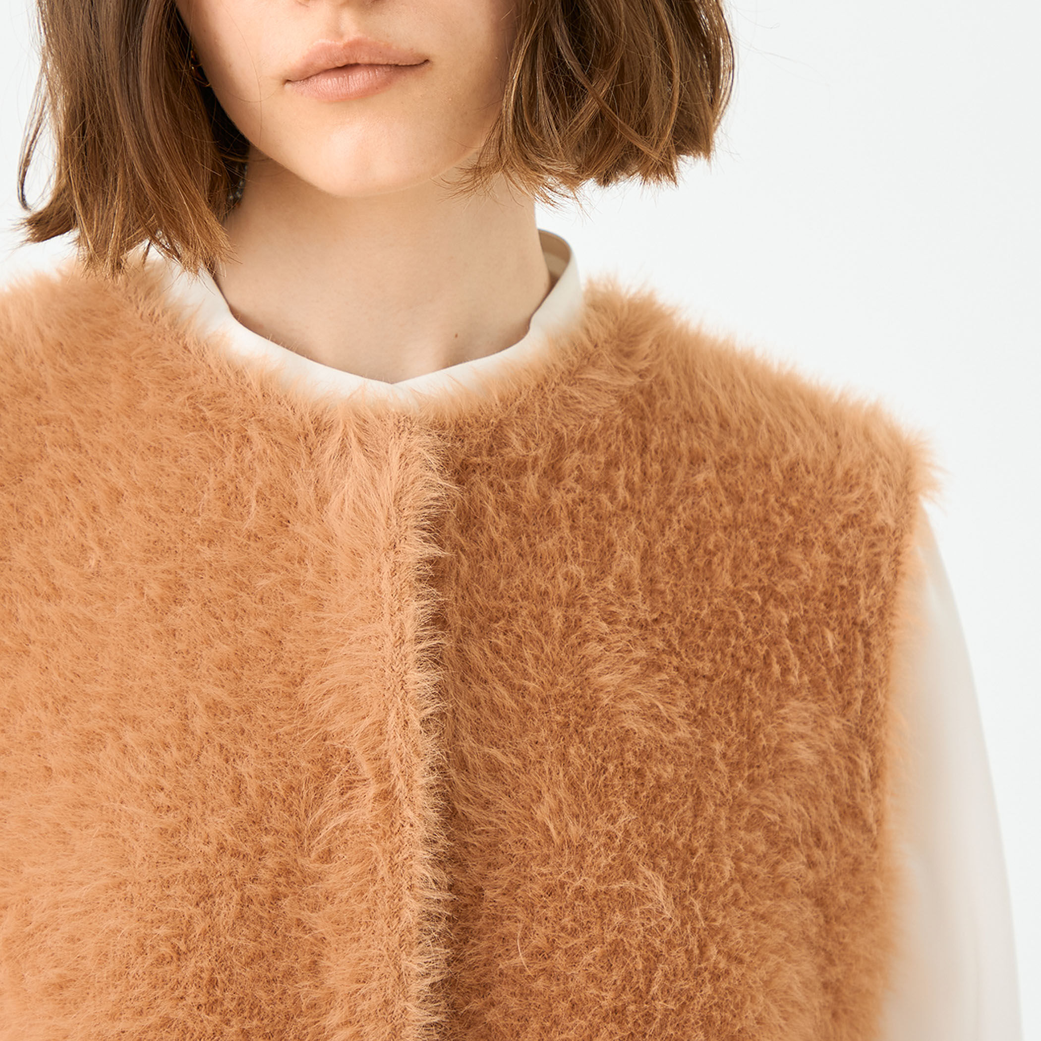 フェザーヤーン ペプラムベスト｜トゥモローランド 公式通販