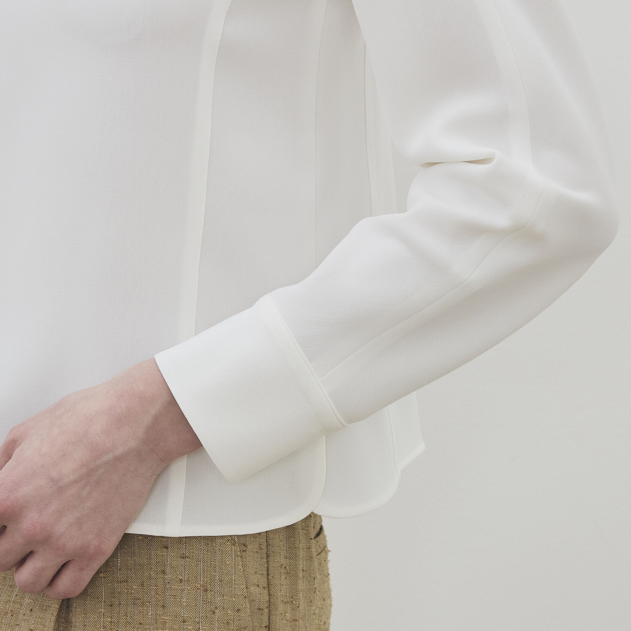 ライトダブルクロス クルーネックプルオーバー｜トゥモローランド 公式通販