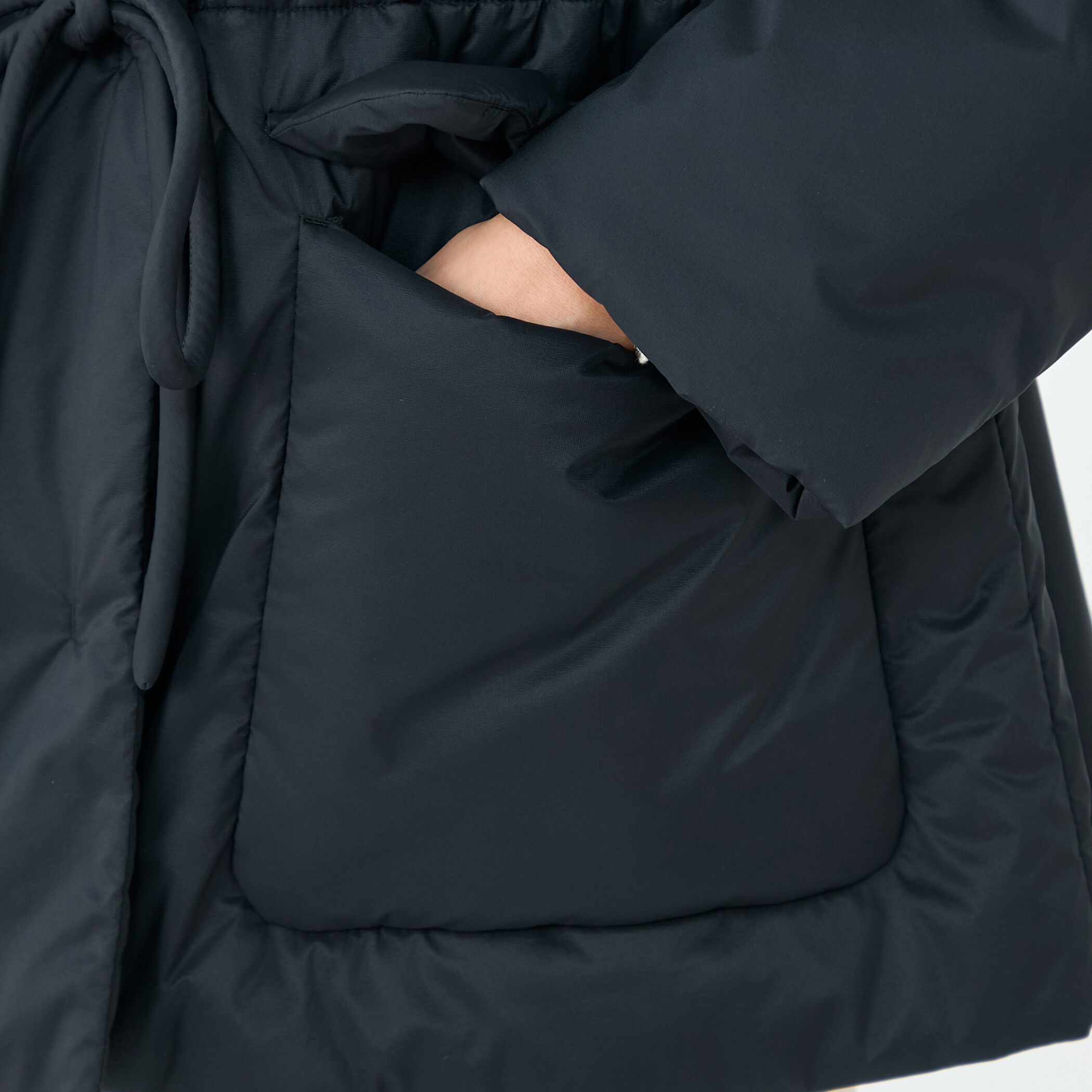 タグ付き新品Ballsey タイニーリップ ドロストショートコート　ブラック タイニーリップ ドロストショートコート｜トゥモローランド 公式通販