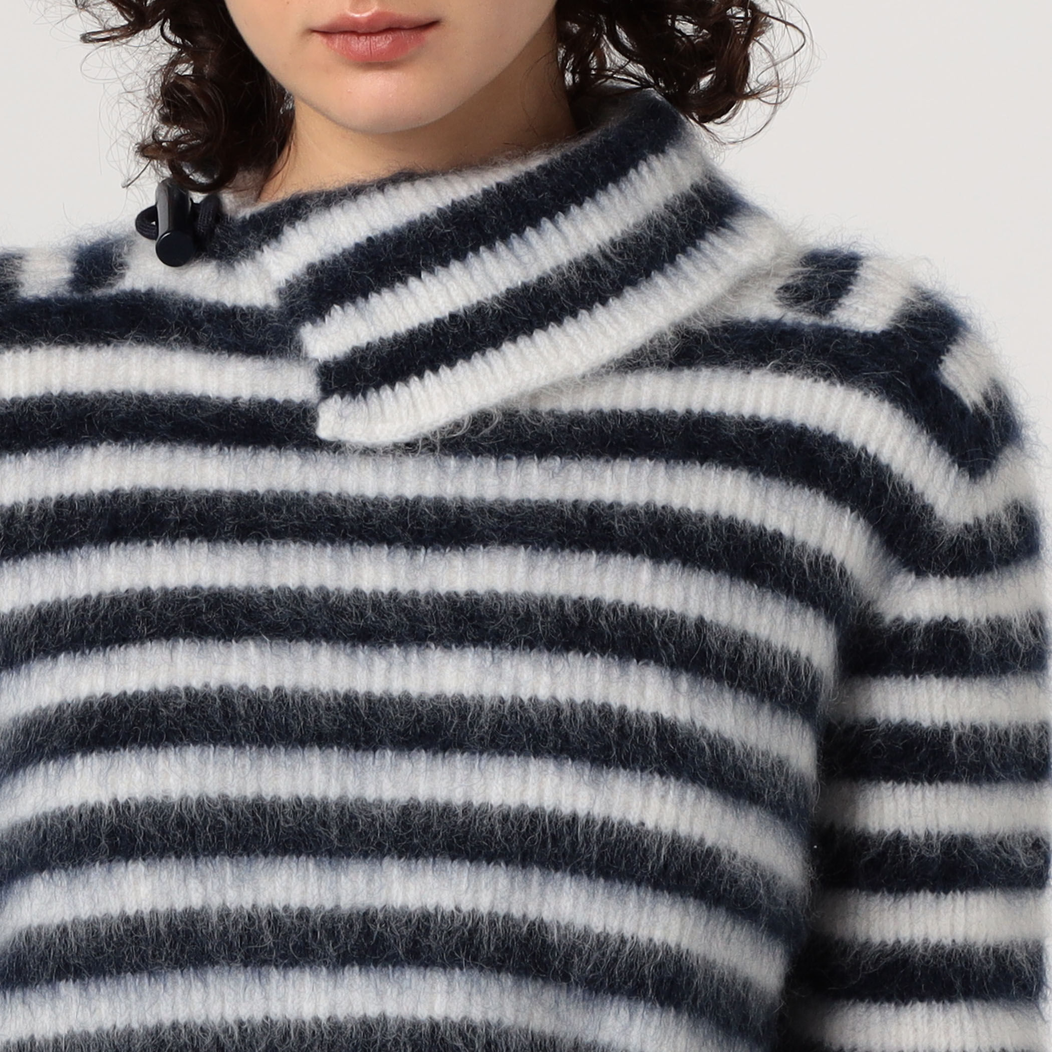ジャックムス Jacquemus Le Pull Marina Pullover Yellow La Casa 'Le pull Marina' Sweater by JACQUEMUS on Sale