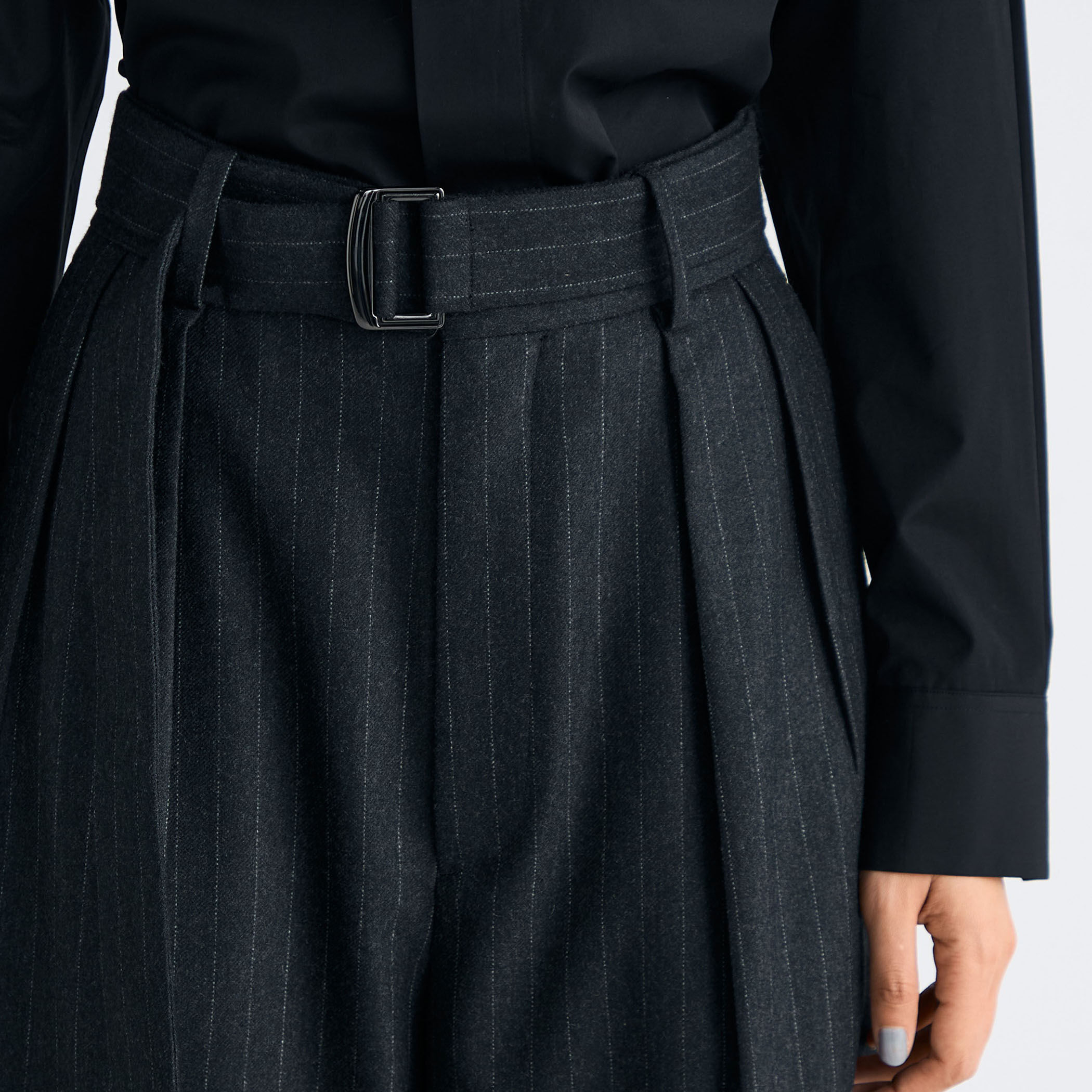 ストレッチフラノ ベルテッドスラックス｜トゥモローランド 公式通販