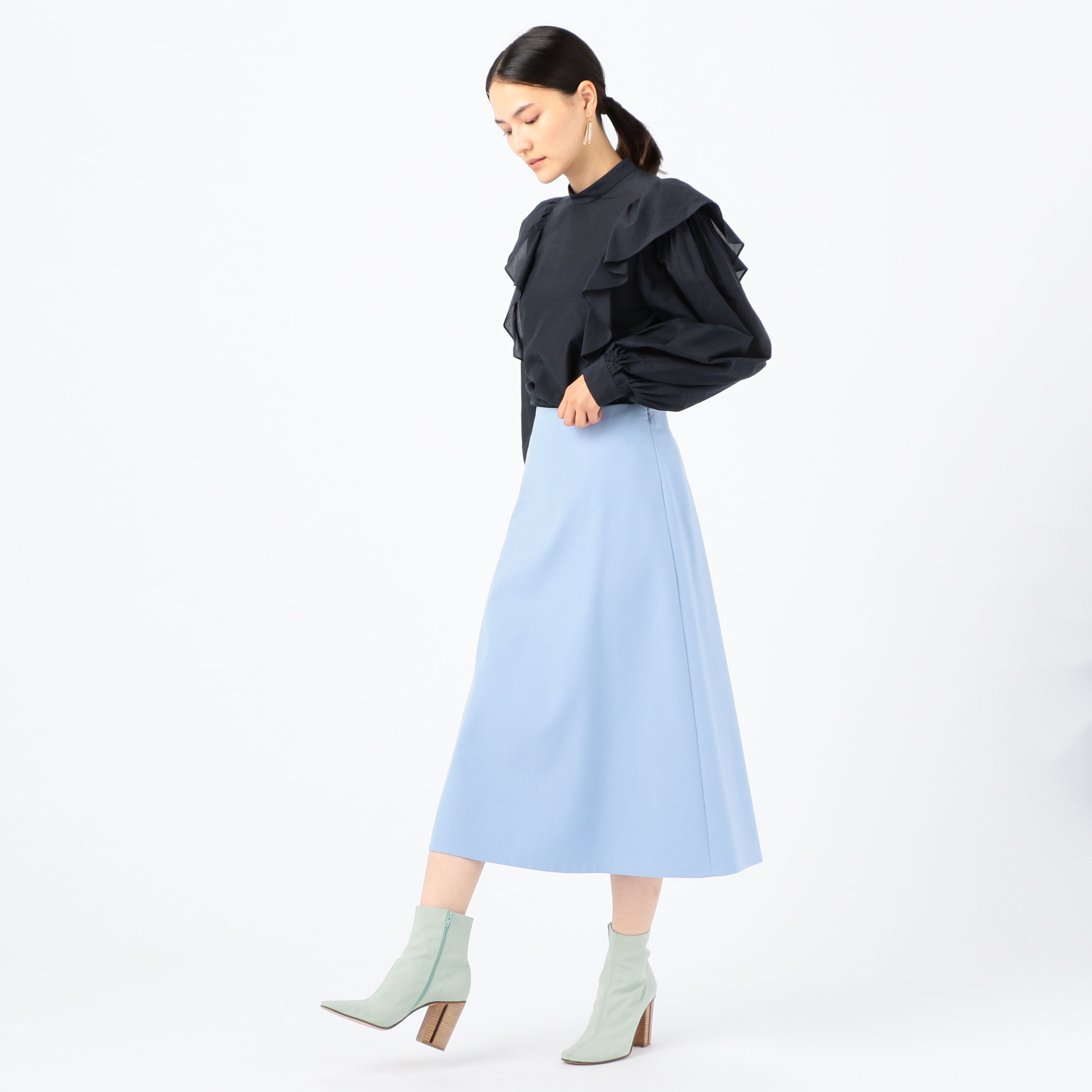 ドレープダブルクロス バックタックミディスカート｜トゥモローランド 公式通販