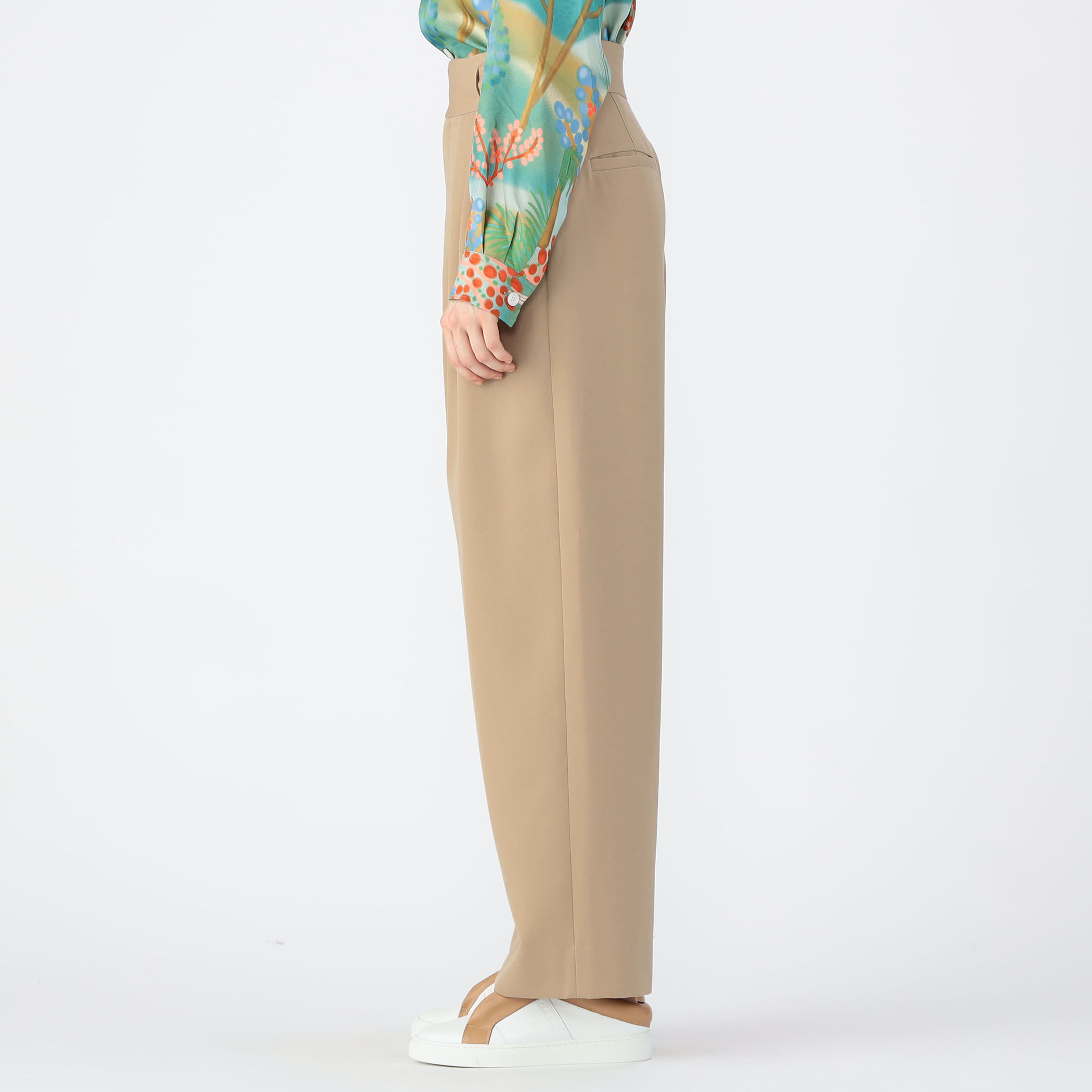 ウールライトギャバジン グルカパンツ｜トゥモローランド 公式通販