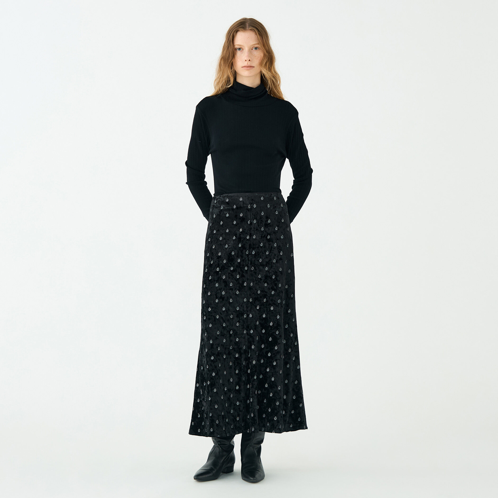 ベロアエンブロイダリー ナロースカート｜トゥモローランド 公式通販