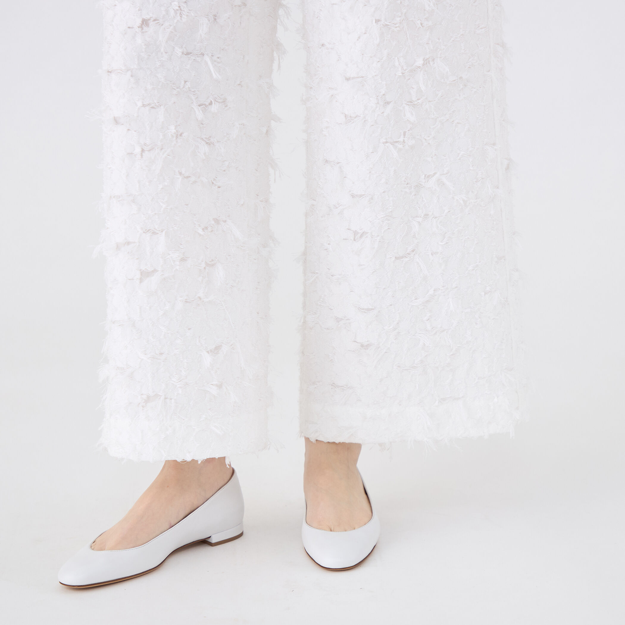 フラワーカットジャカード セミワイドパンツ｜トゥモローランド 公式通販