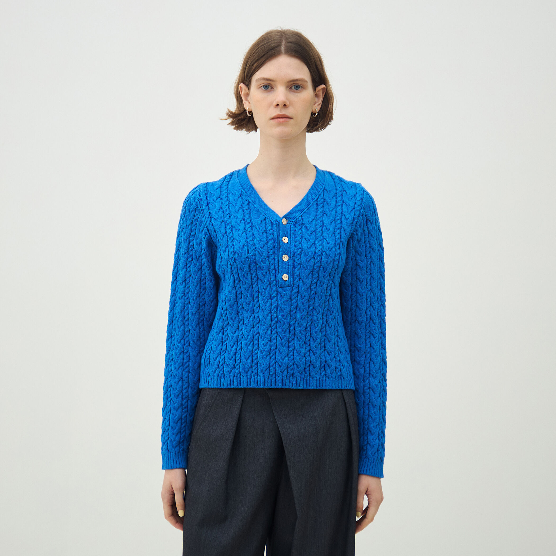 ハイブリットコットンケーブル Vネックプルオーバー｜トゥモローランド