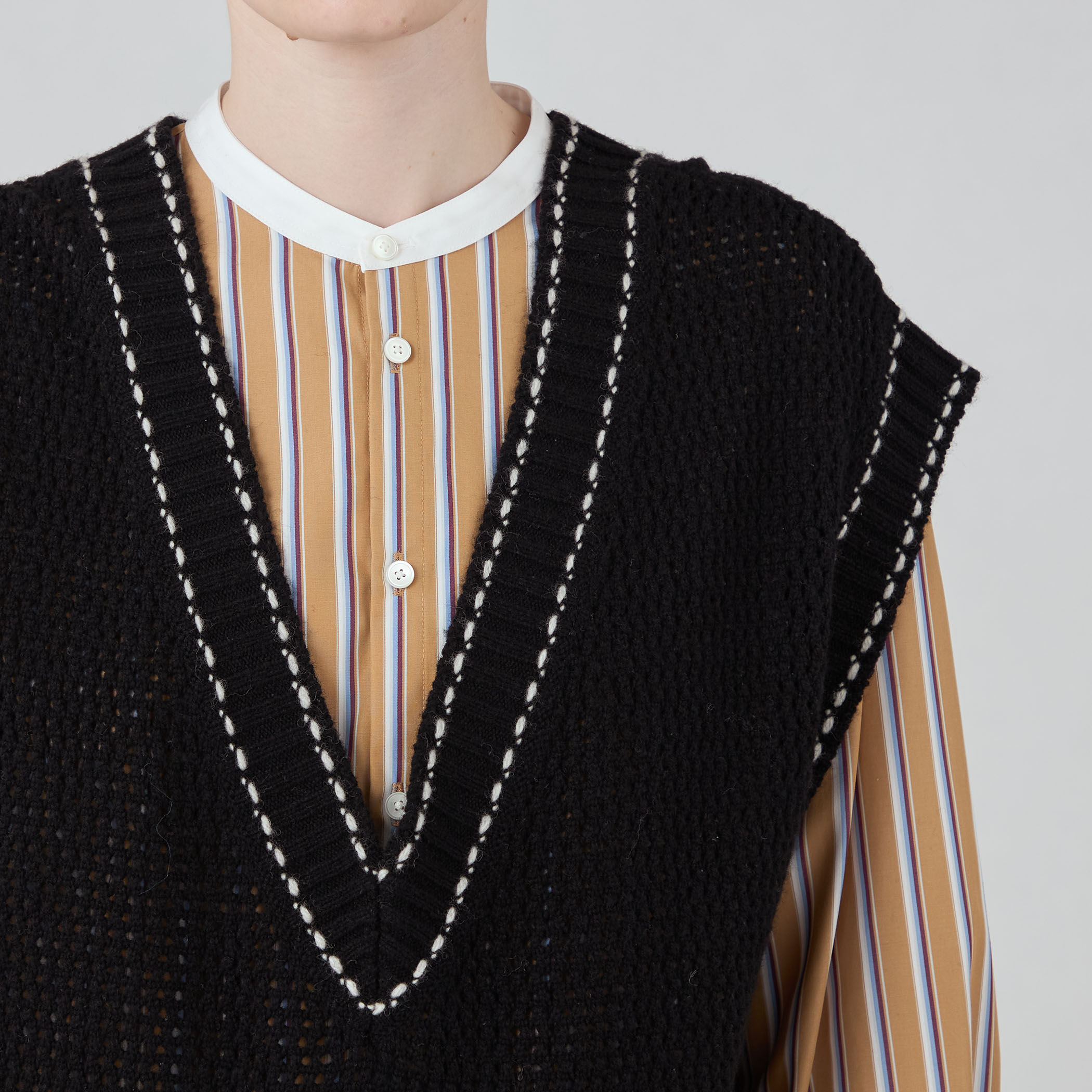 WEB・一部店舗限定】ウールメッシュ Vネックベスト｜トゥモローランド