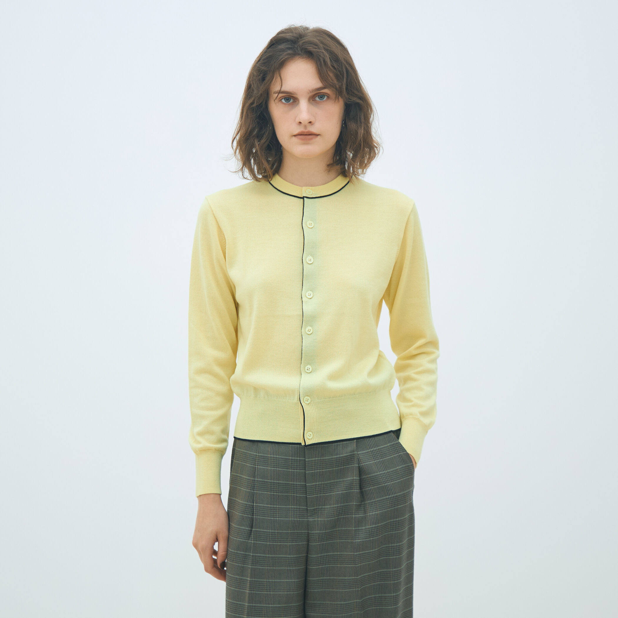 プレーンウール クルーネックカーディガン｜トゥモローランド 公式通販