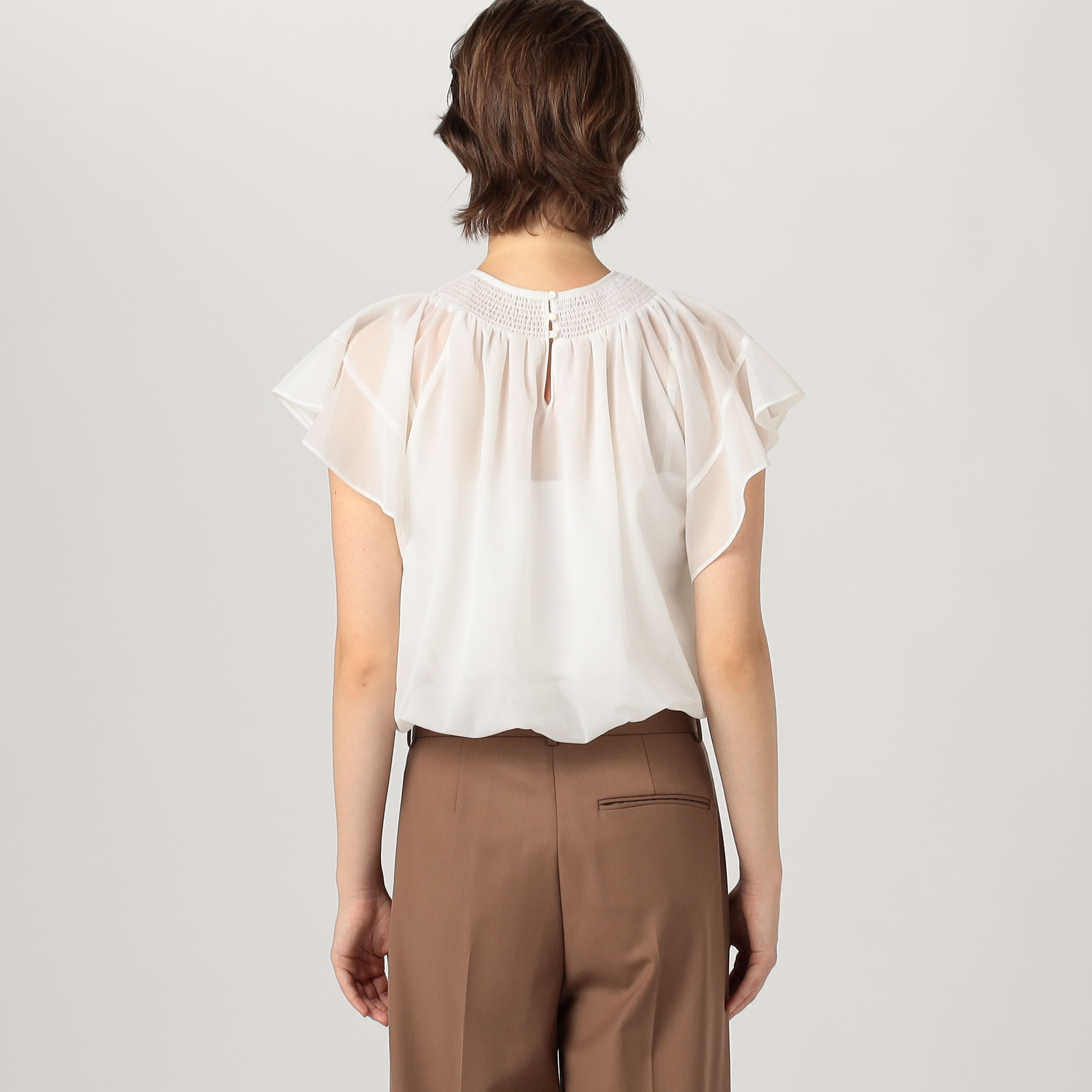 シアートリコット シャーリングネックブラウス｜トゥモローランド 公式通販