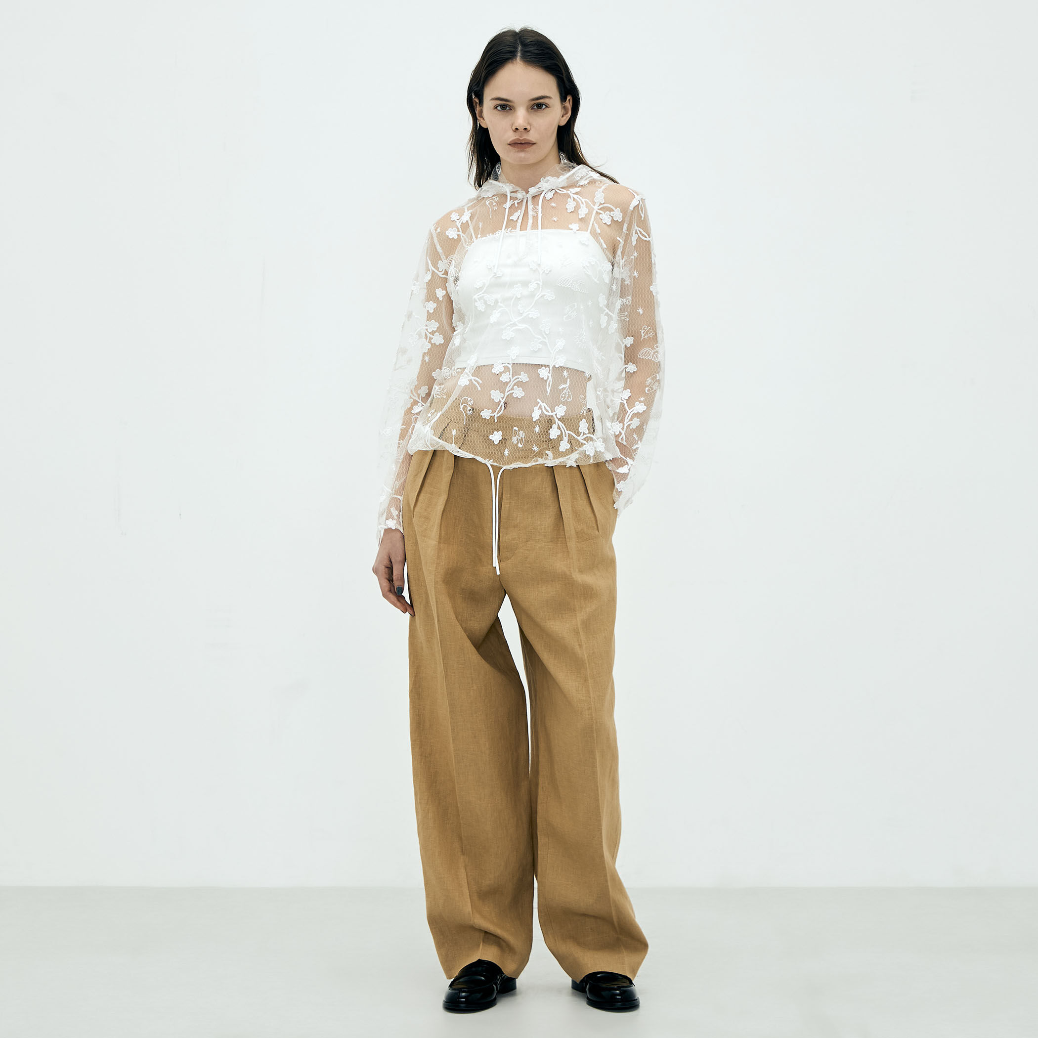 トゥモローランドピルグリム&カルロバルベラ クリームフランネル 毛絹麻 48 edition pourell リネン タックパンツ｜トゥモローランド 公式サイト