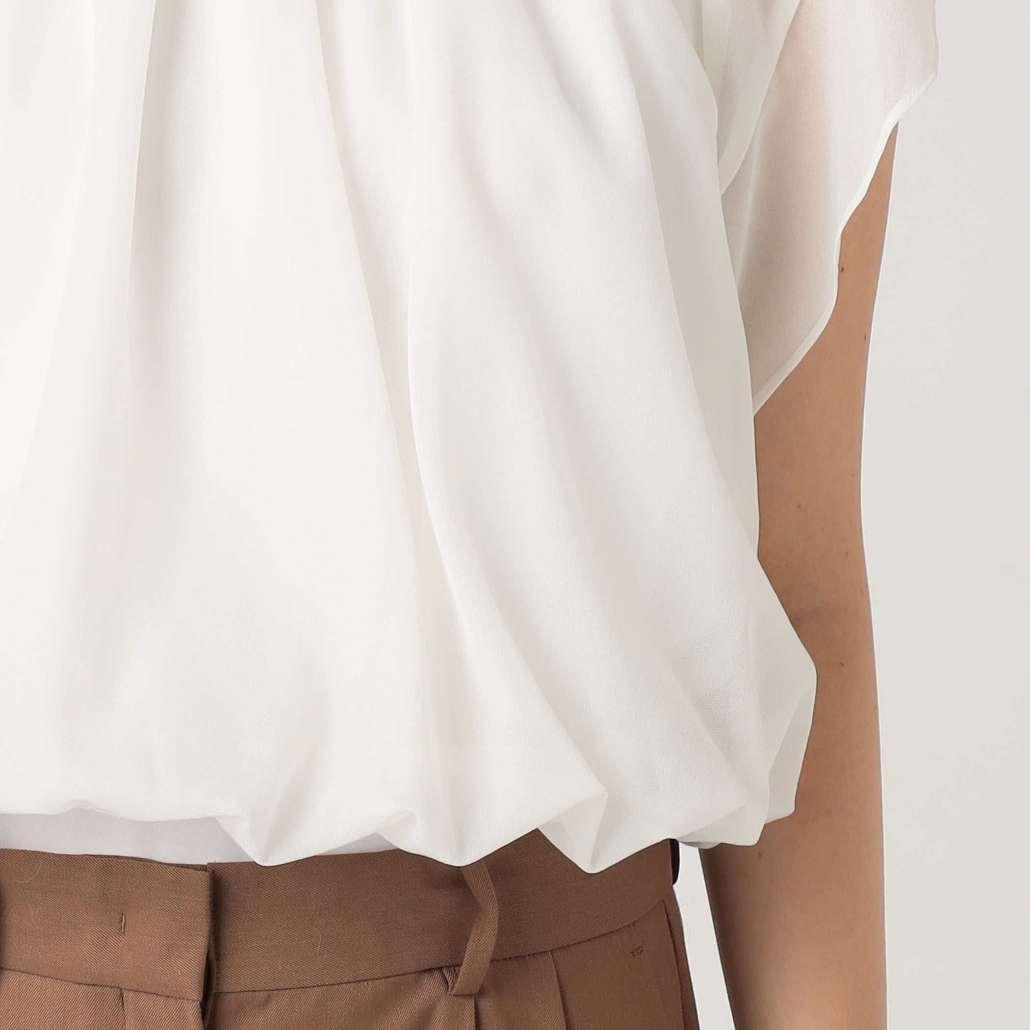 シアートリコット シャーリングネックブラウス｜トゥモローランド 公式通販