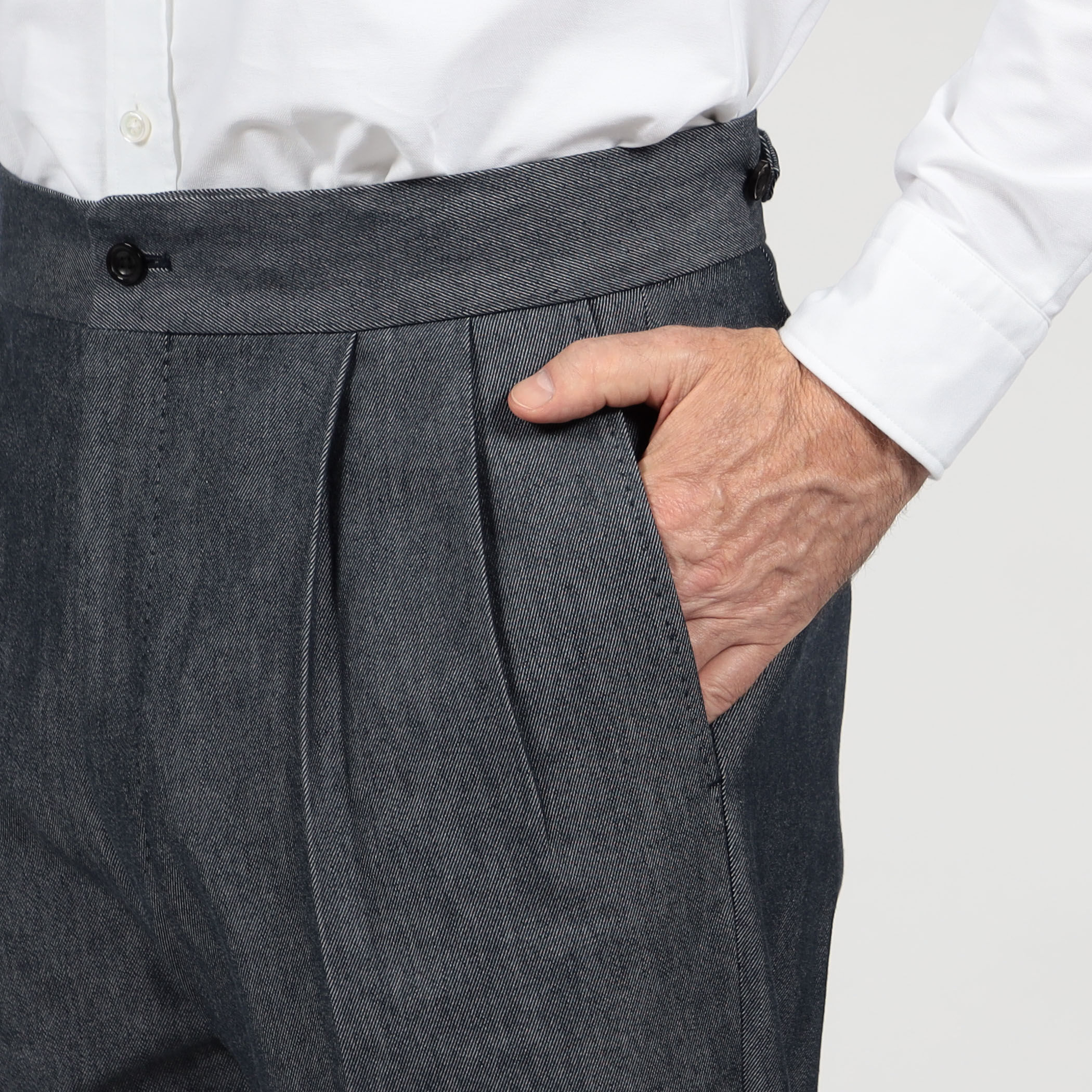 コットンカシミヤ バックベルト ペグトップスラックス SONDRIO